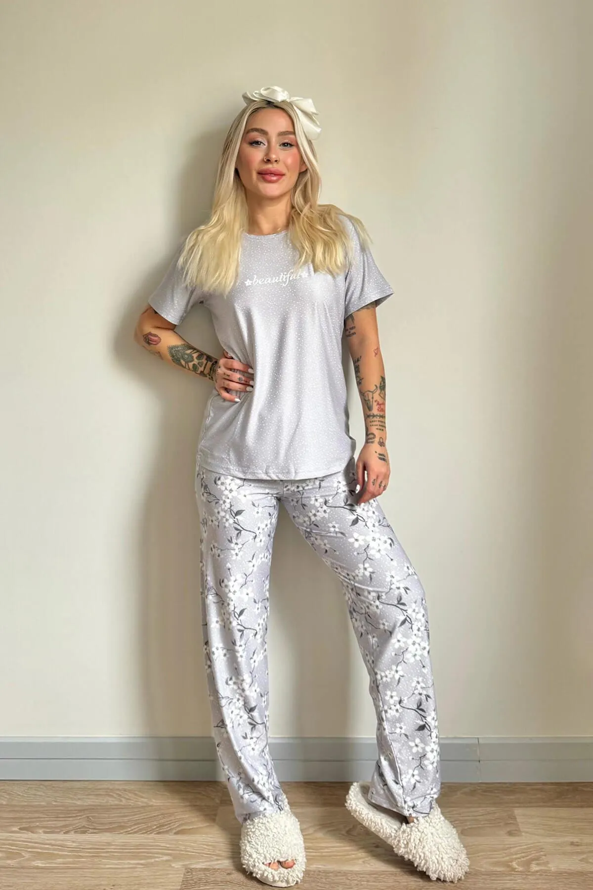 Pijamaevi  Graues, schön gemustertes, kurzärmliges Strick-Pyjama-Set für Damen