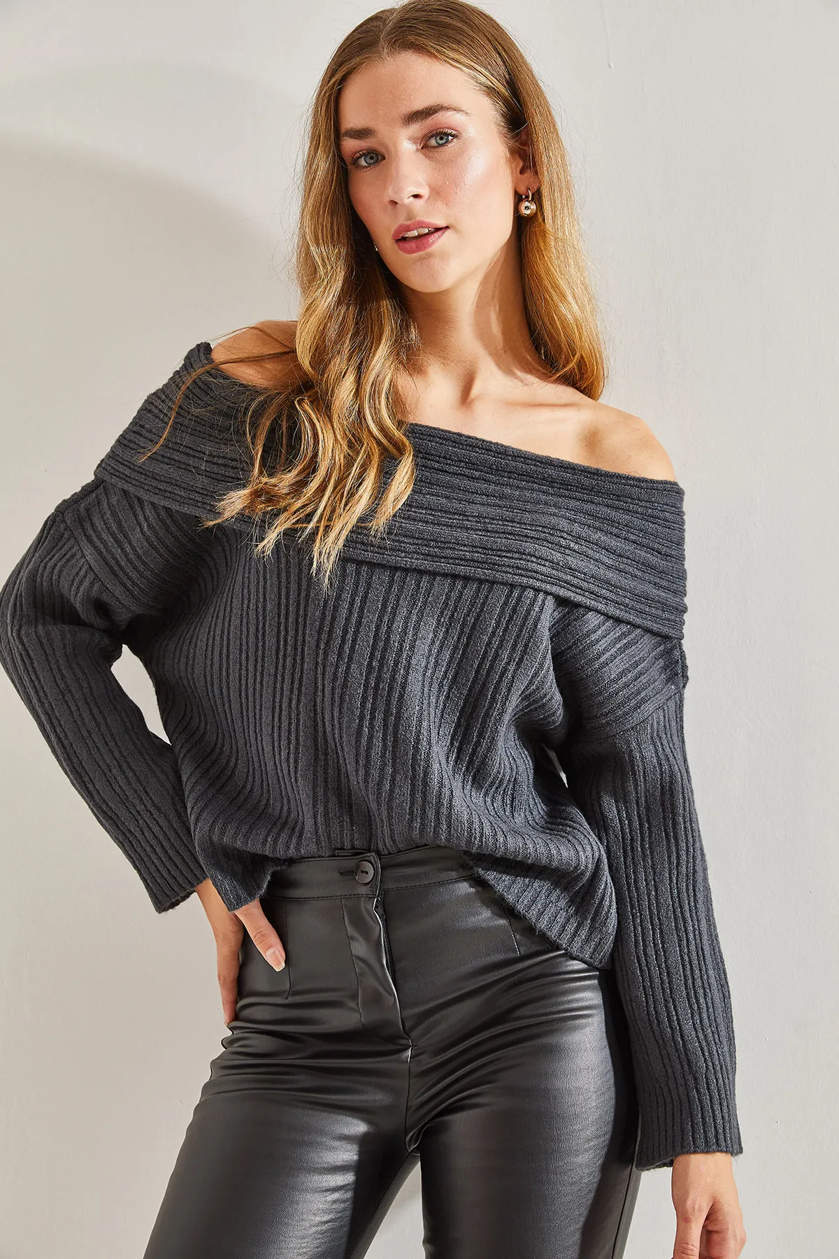 Bianco Lucci  Damenpullover mit Rüschenkragen
