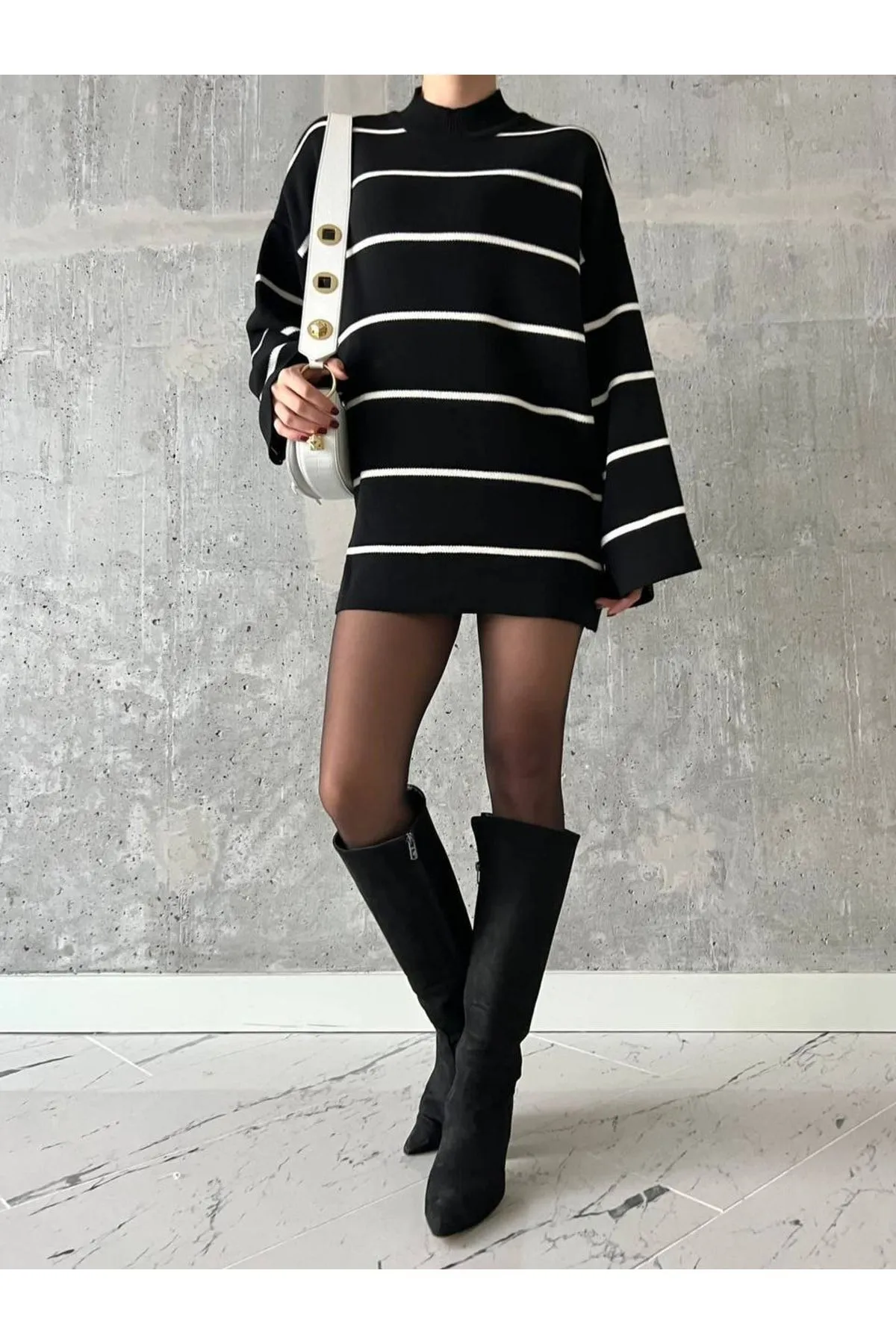 KUPAKIZI  Schwarze Damen-Pullover-Tunika mit hohem Kragen und Oversize-Modell