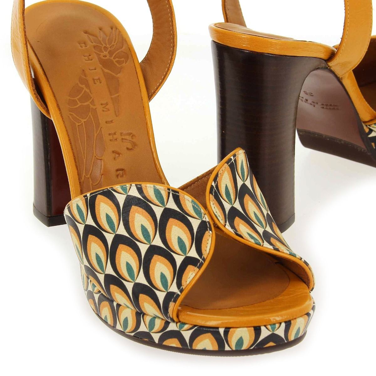 Chie Mihara  CAIPE T 42 - Camel Multi