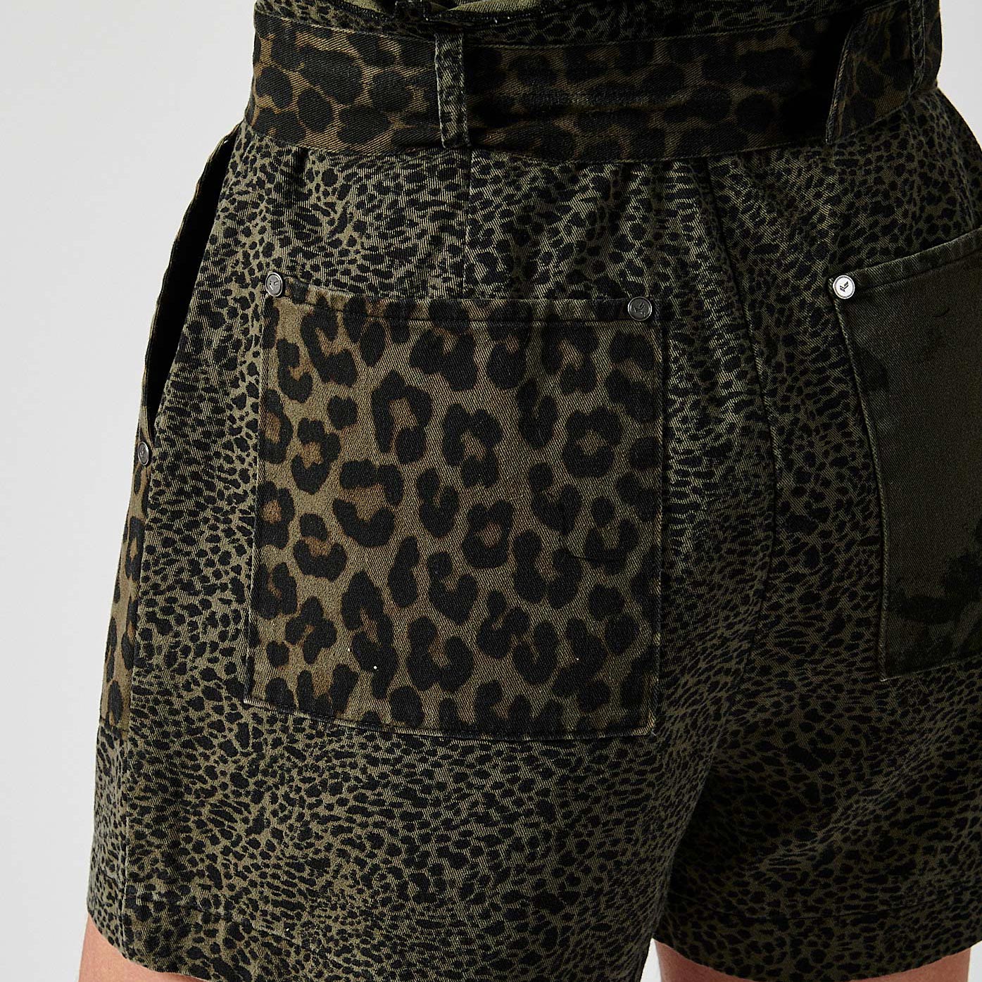 CONTI  Short kaki imprimé femme