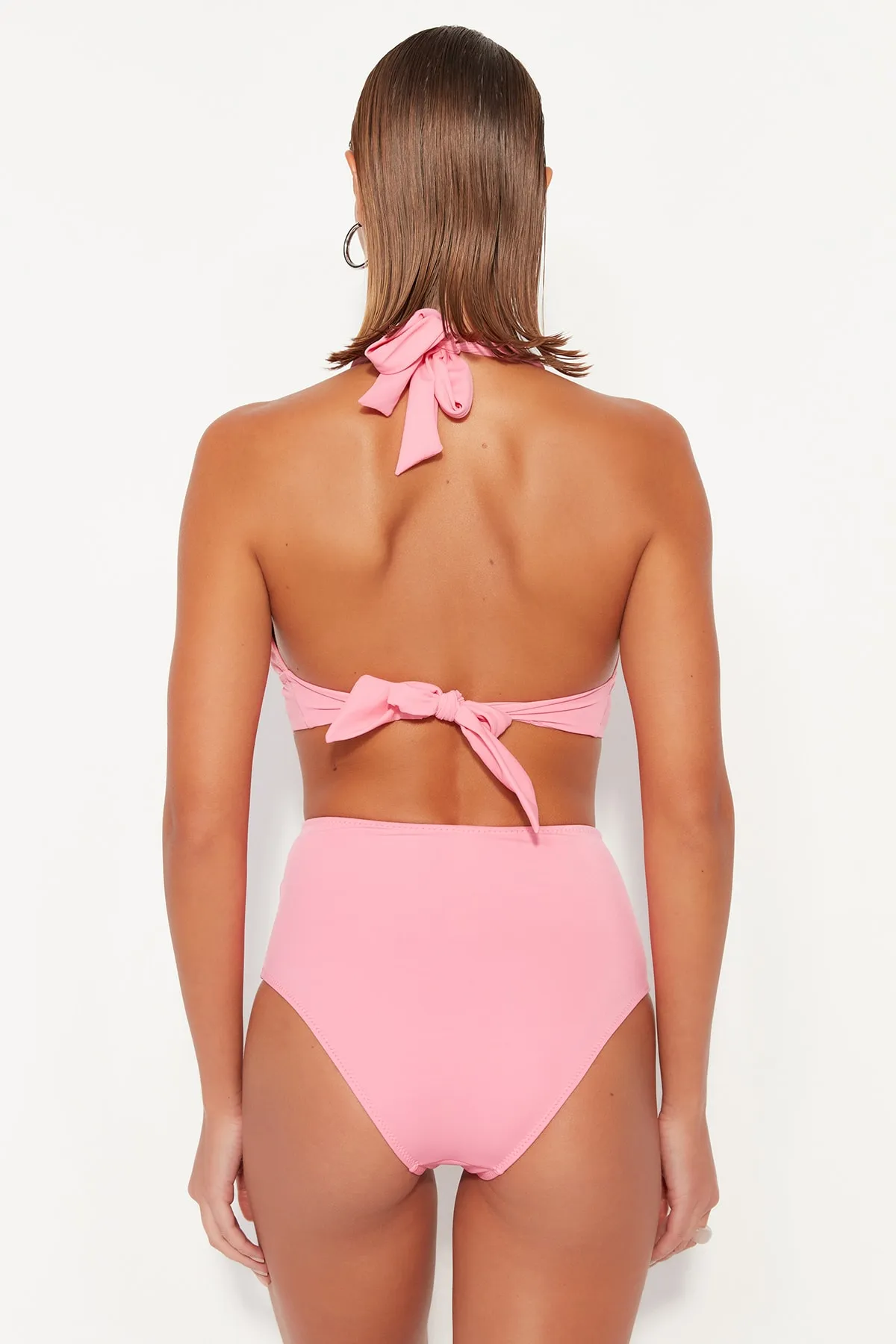 Trendyol Collection  Rosa Cut-out/Fenster-Bikinihose mit hoher Taille und normaler Taille TBESS20BA0184