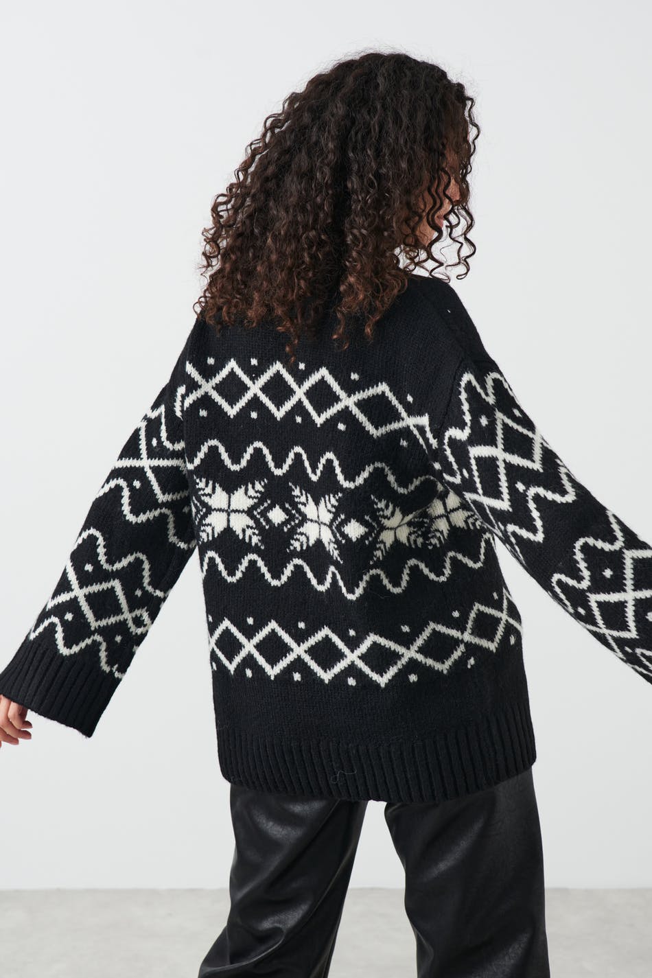 Jacquard knitted sweater