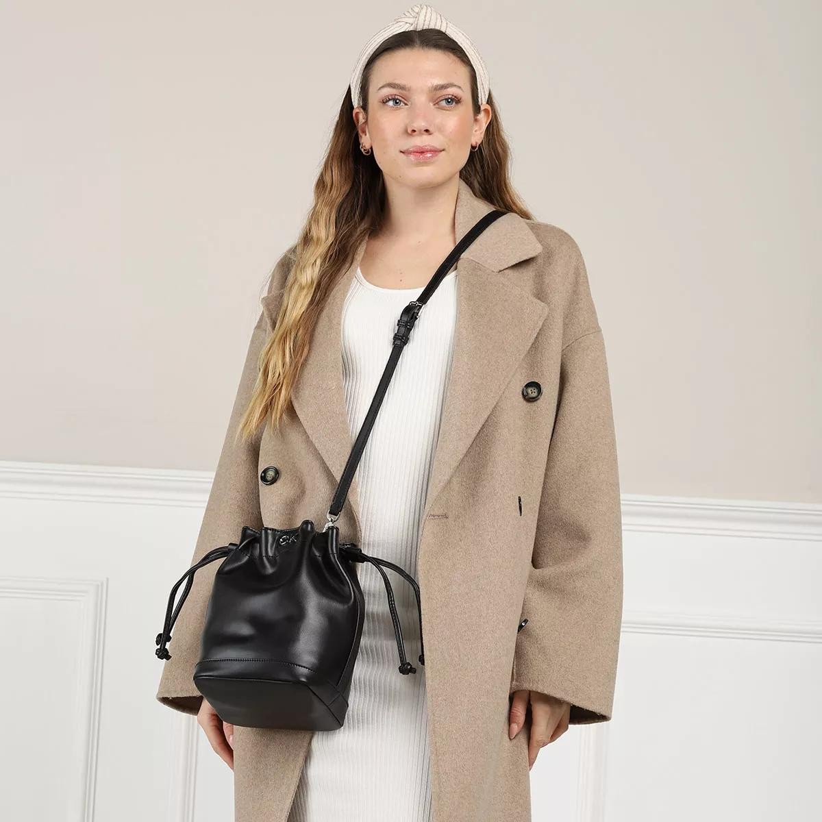 CALVIN KLEIN Handtaschen schwarz Bucket Bag
