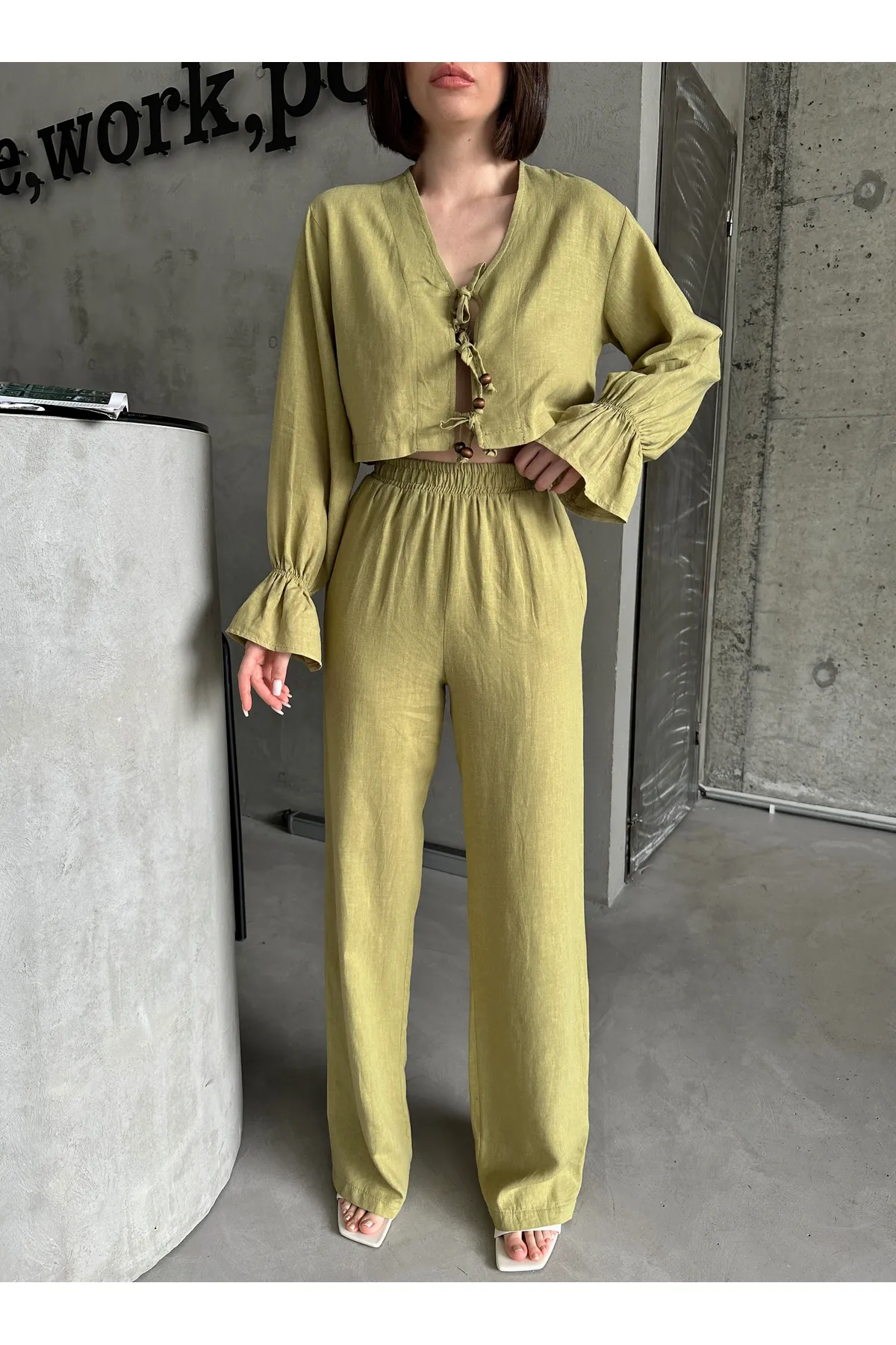 Laluvia  Khakifarbenes Set mit echtem Leinen-Design