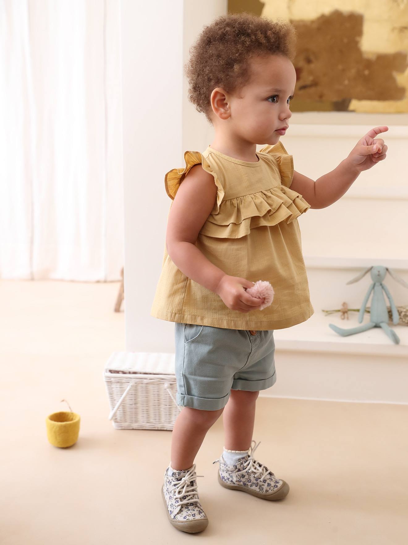 Blouse bébé à volants jaune pâle