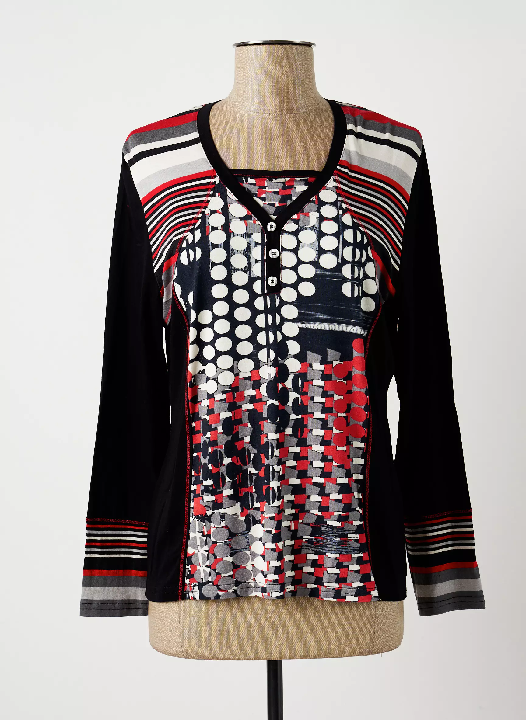 Guy Dubouis Tshirts Femme couleur noir