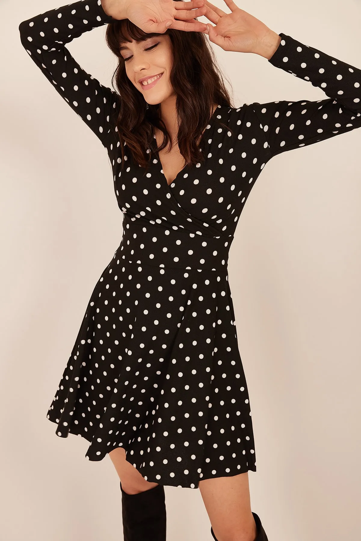 Olalook  Schwarzes zweireihiges Polka Dot-Kleid für Damen ELB-19000875