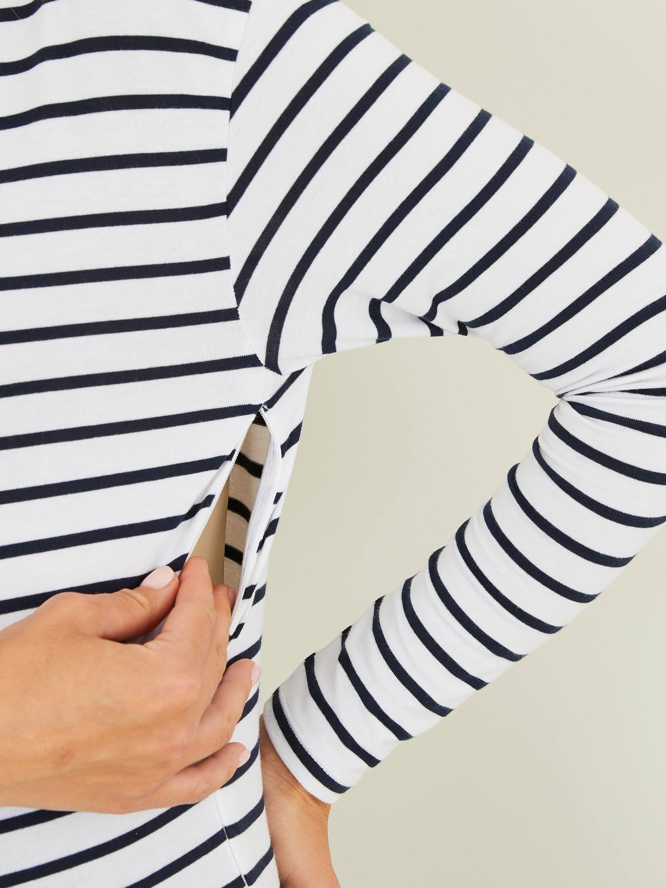T-shirt marinière de grossesse et d'allaitement blanc clair rayé marine