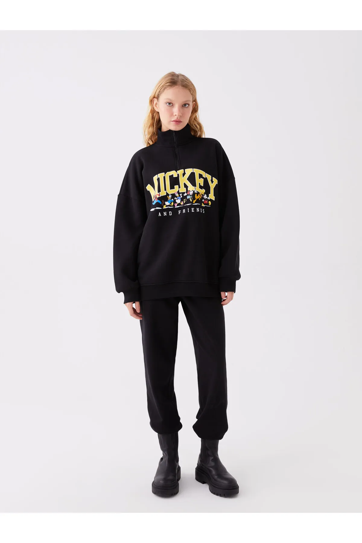 LC Waikiki  Langärmliges, übergroßes Damen-Sweatshirt mit hohem Kragen und Disney-Print