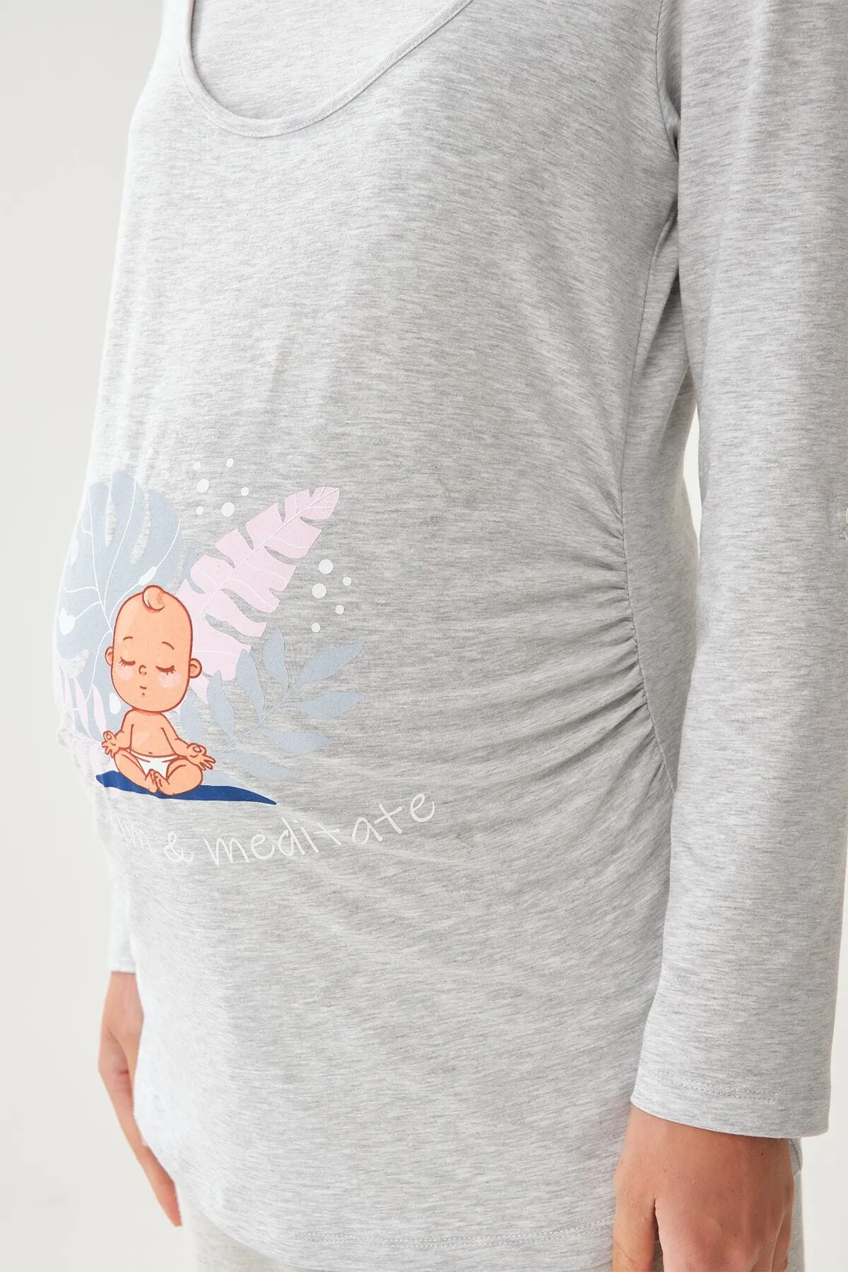 Dagi  Langärmliges Umstands-T-Shirt mit weitem Kragen in Grau-Melange