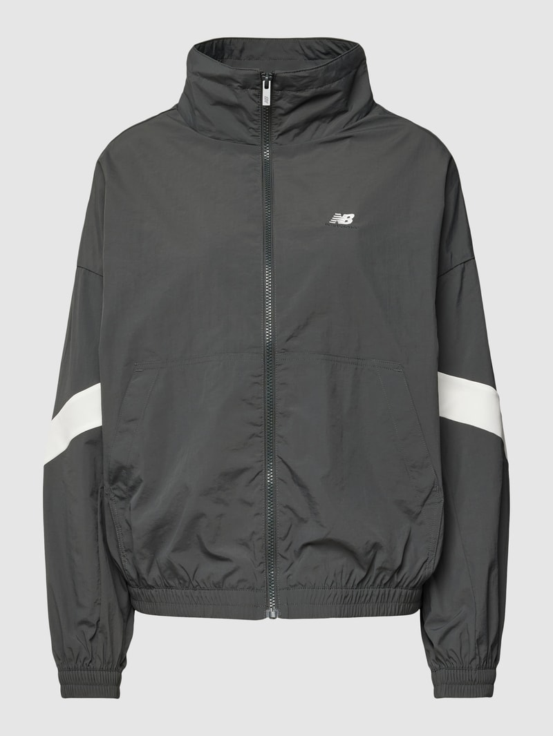 Trainingsjacke mit Eingrifftaschen in schwarz