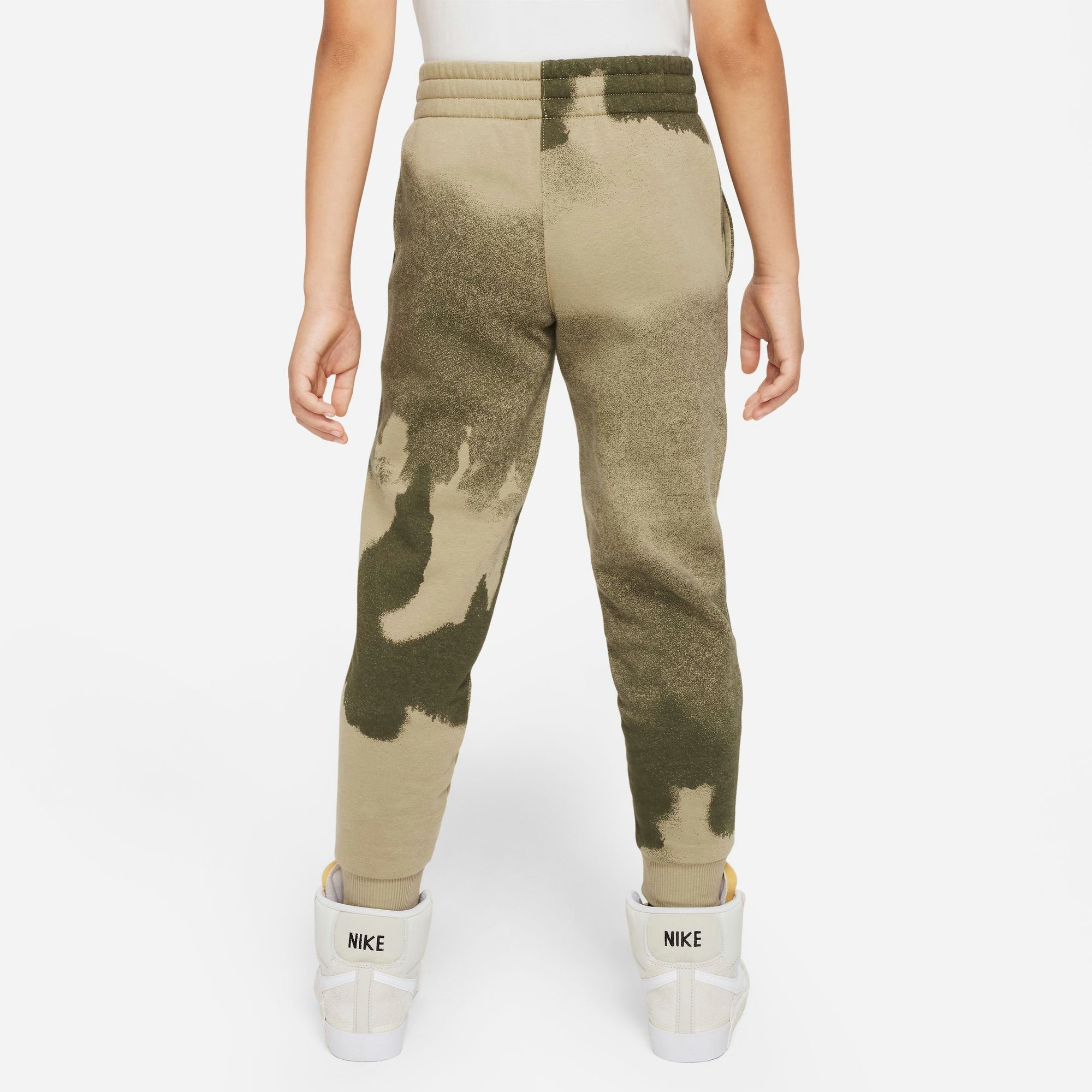 Nike Sportswear Jogginghose K CLUB FLC HBR JOGGER WASH AOP - für Kinder