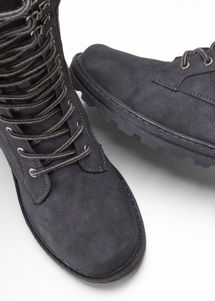 Schnürstiefel