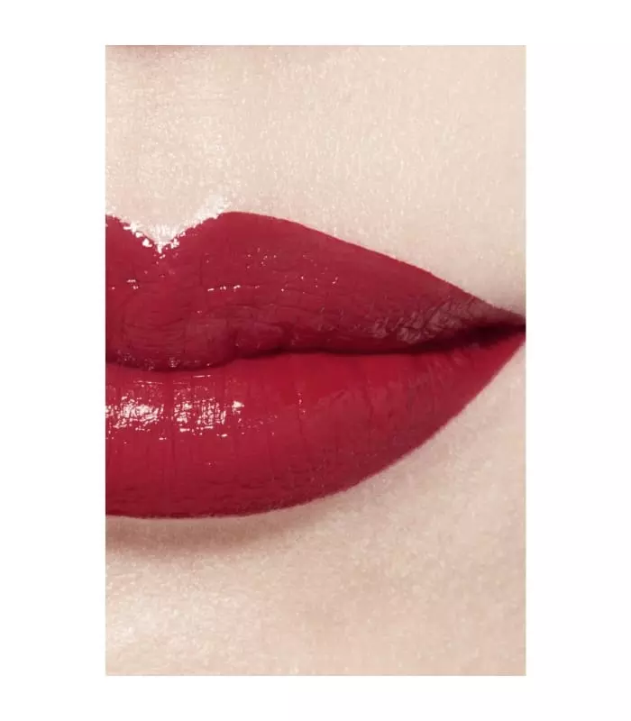 ROUGE COCO BLOOM Le rouge à levrès hydratant et repulpant longue tenue, couleur et brillance intenses