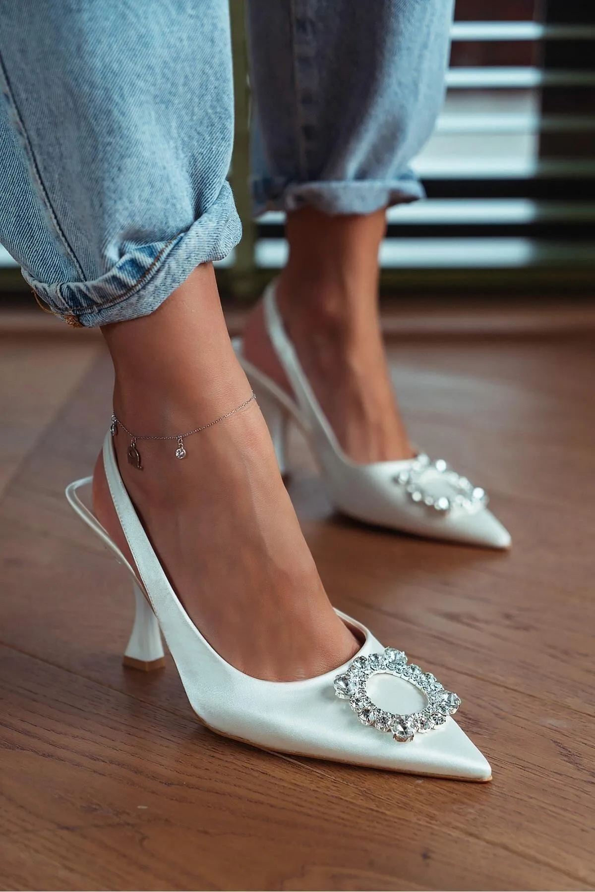 NİŞANTAŞI SHOES  Amara Sedef Satin Stone Detaillierte Damenschuhe mit Absatz