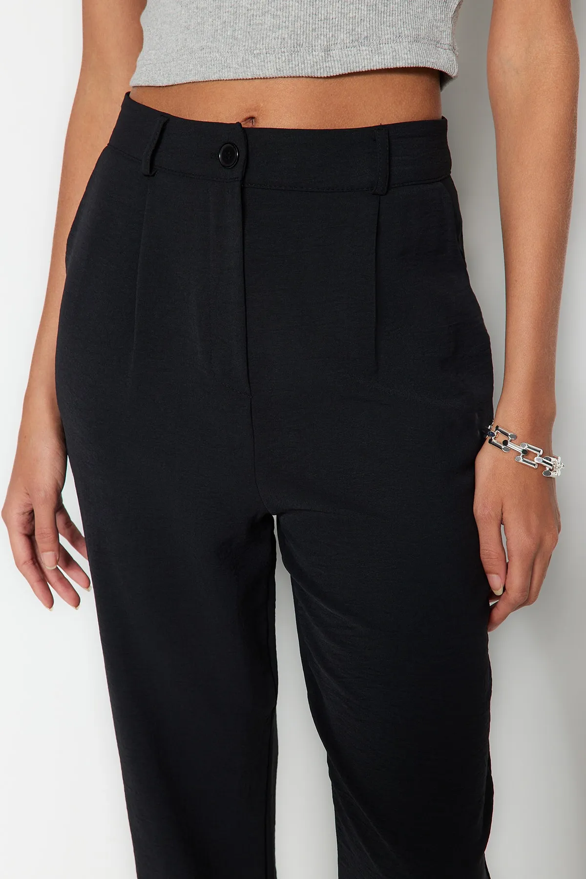 Trendyol Collection  Schwarze Hose TWOSS23PL00165