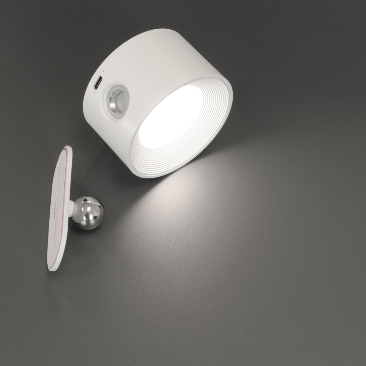 Fischer & Honsel Akku Wandlampe Magnetic Weiß Ø 8 cm