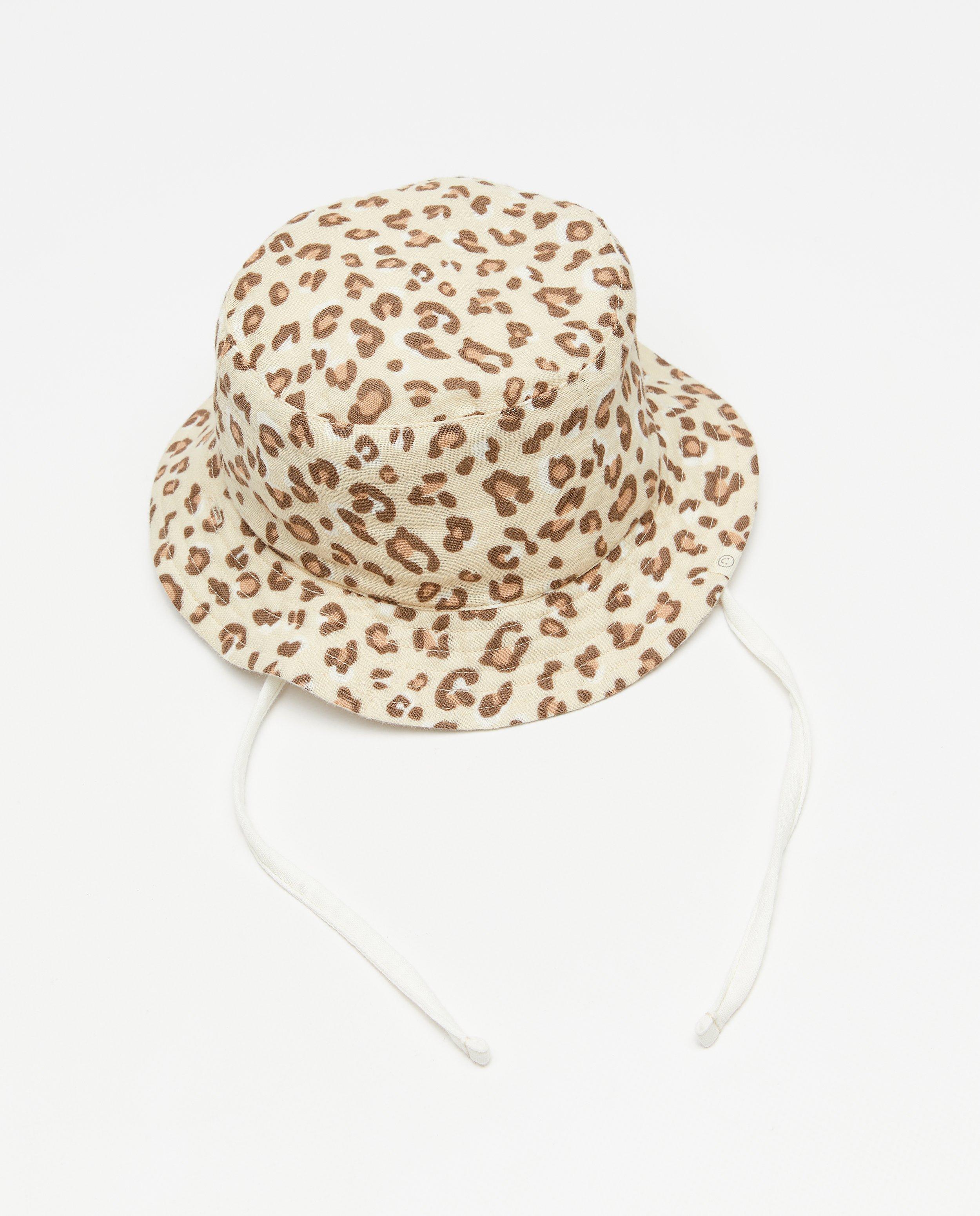 Cuddles and Smiles Solhatt med leopardmönster vit
