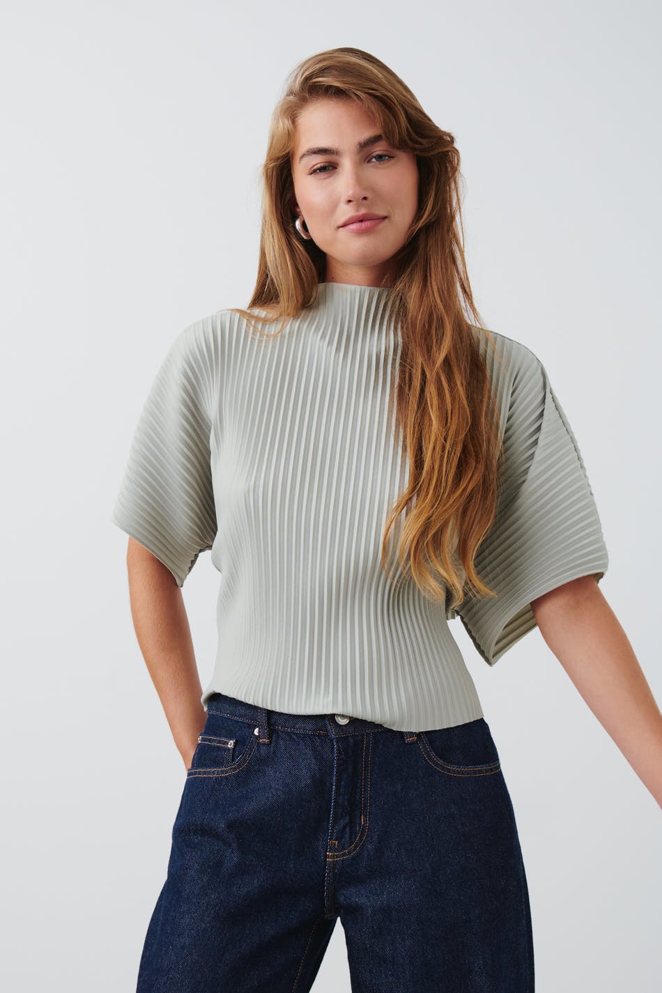 Tie back plisse top