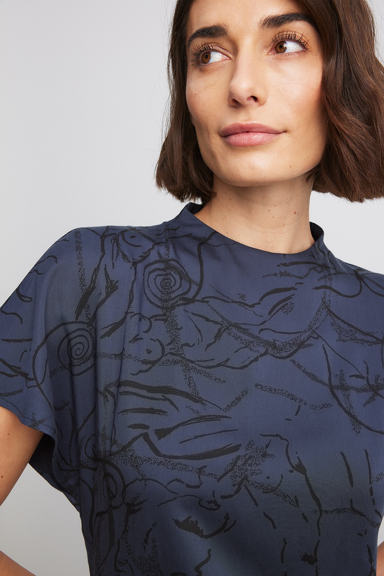 Maxikleid mit Taillendetail