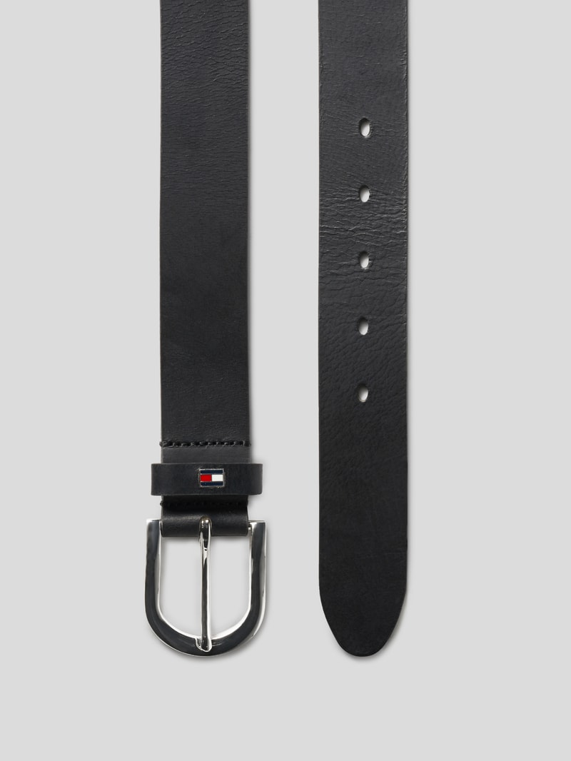 Ledergürtel mit Dornschließe in schwarz