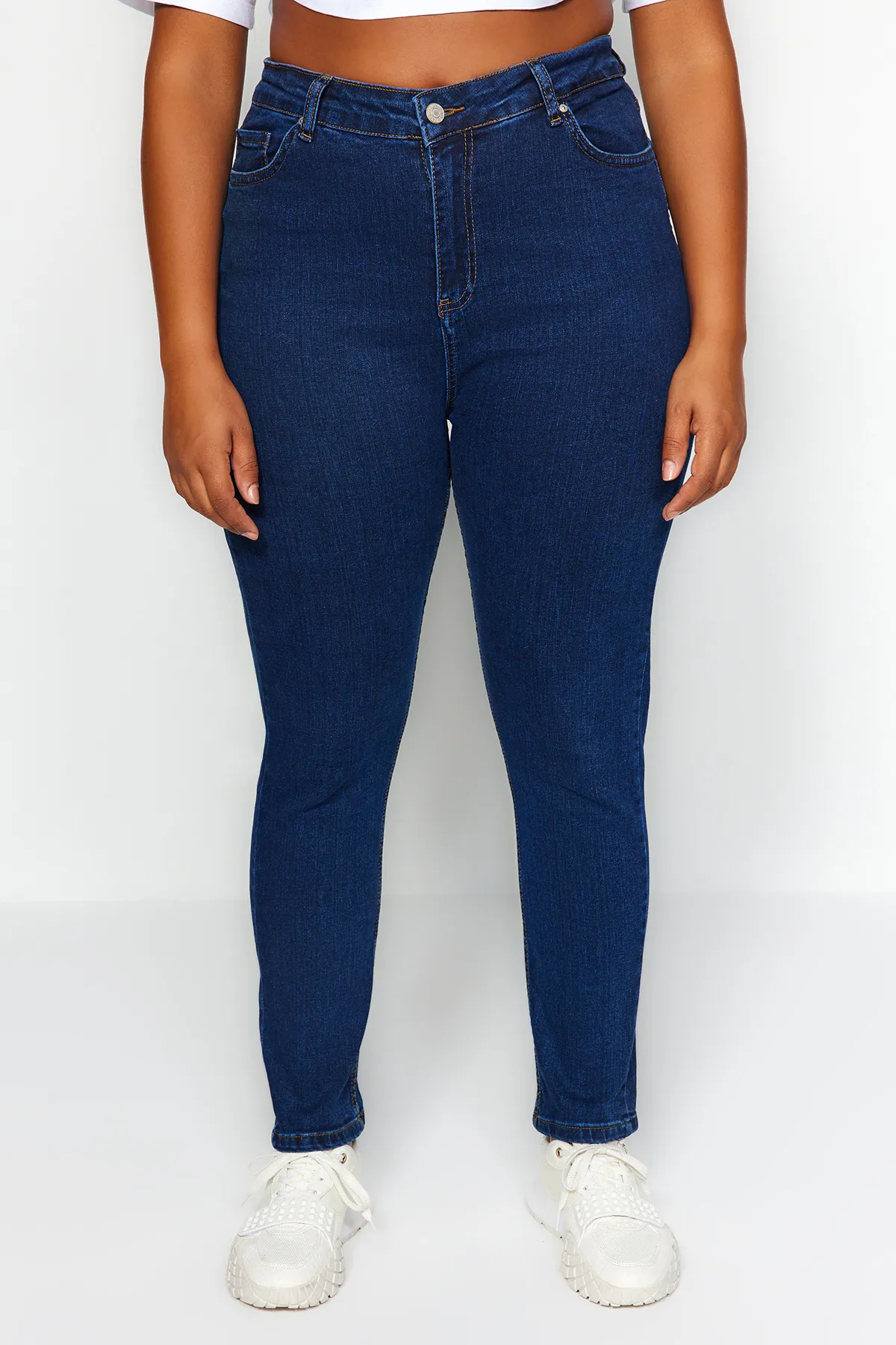 Trendyol Curve  Dunkelblaue, dehnbare Skinny-Jeans mit hoher Taille TBBSS22JE0075