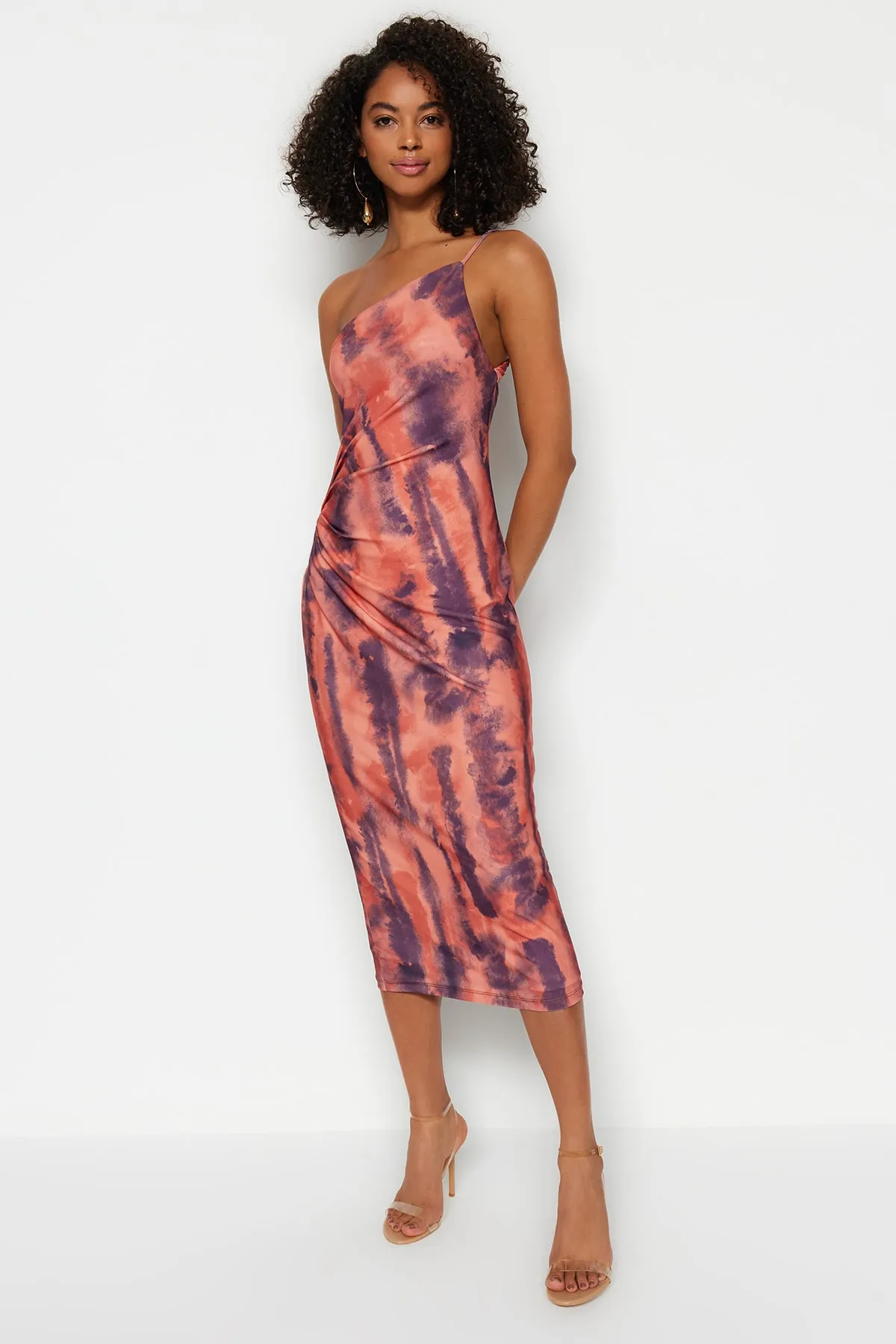 Trendyol Collection  Bedrucktes, tailliertes Midi-Bleistiftkleid aus elastischem Strick mit One-Shoulder-TwOSS23EL01577