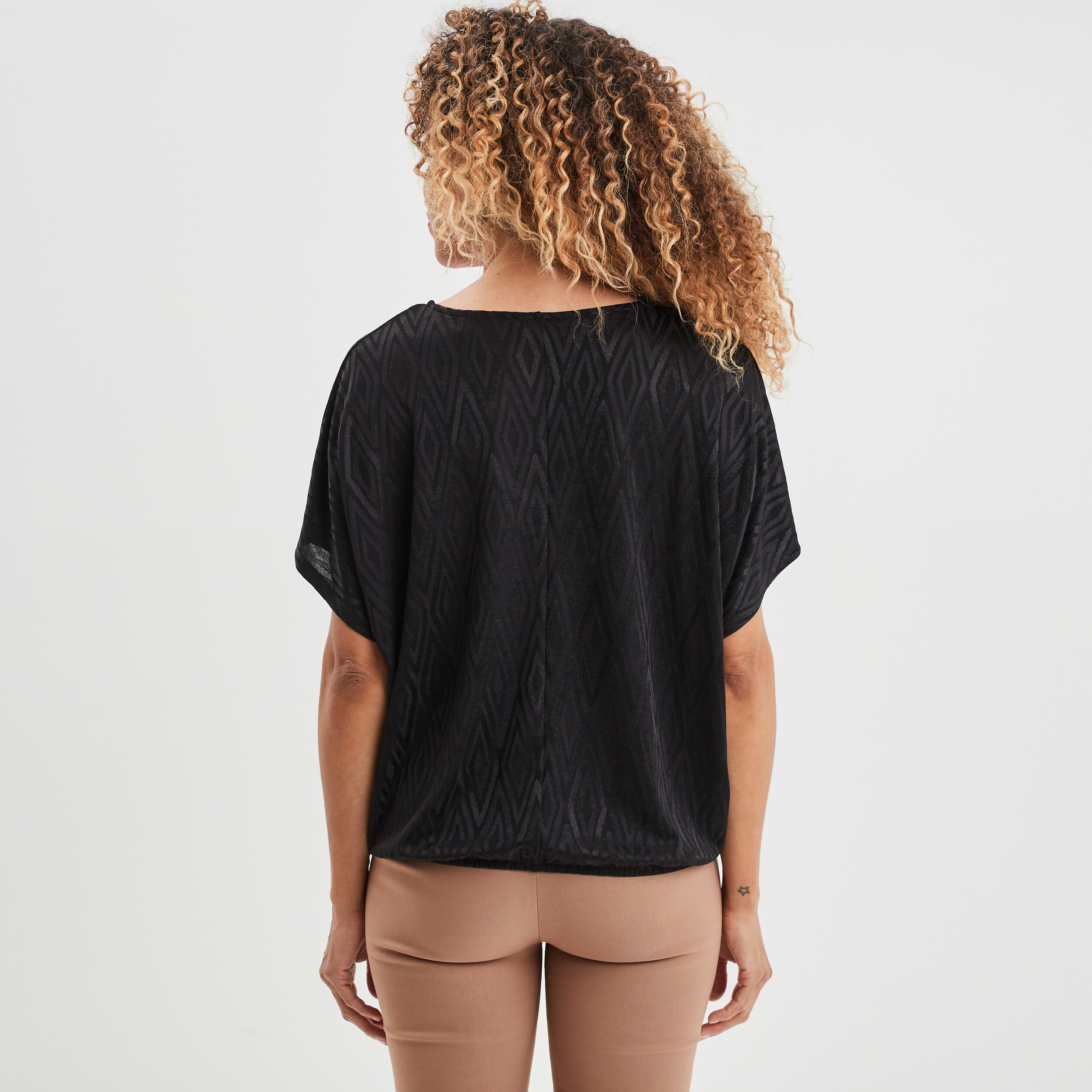 T-shirt col en V bijou Mosquitos noir femme | La Halle