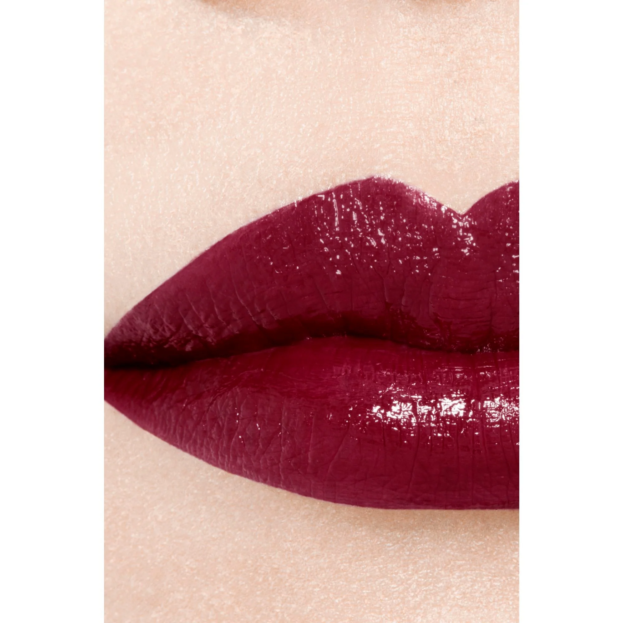 ROUGE ALLURE LAQUE - EL LABIAL FLUIDO BRILLANTE DE EXTREMADAMENTE DURACIÓN