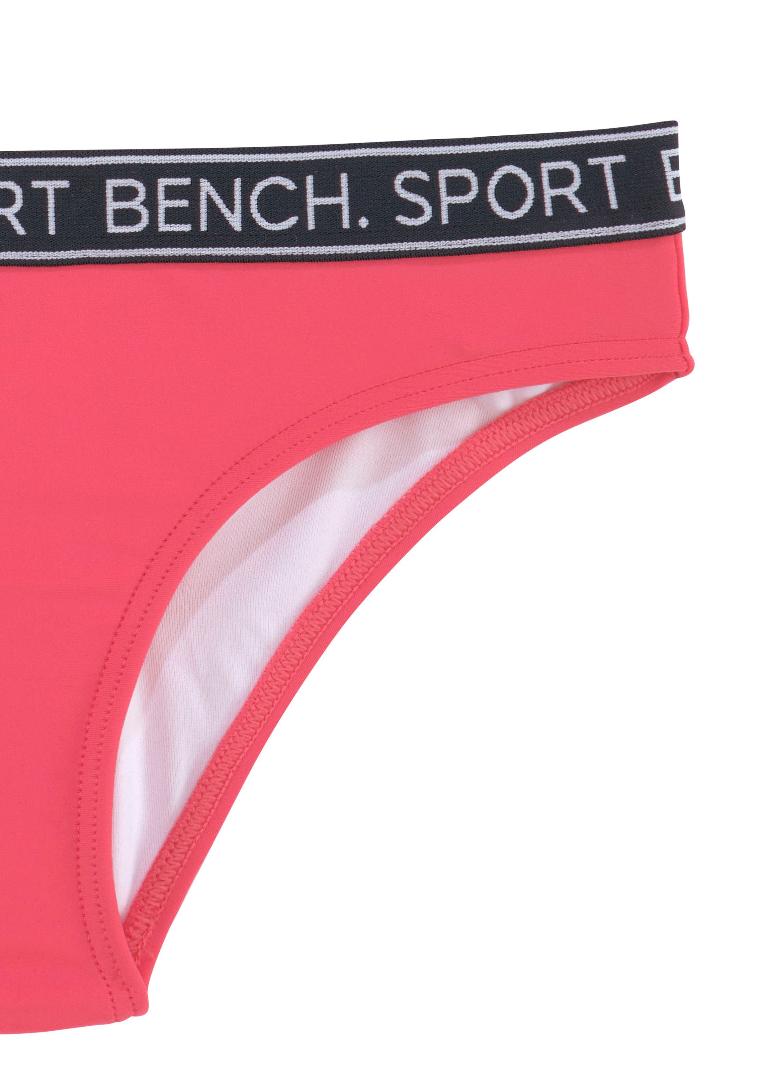 Bench. Triangel-Bikini Yva Kids in sportlichem Design und Farben