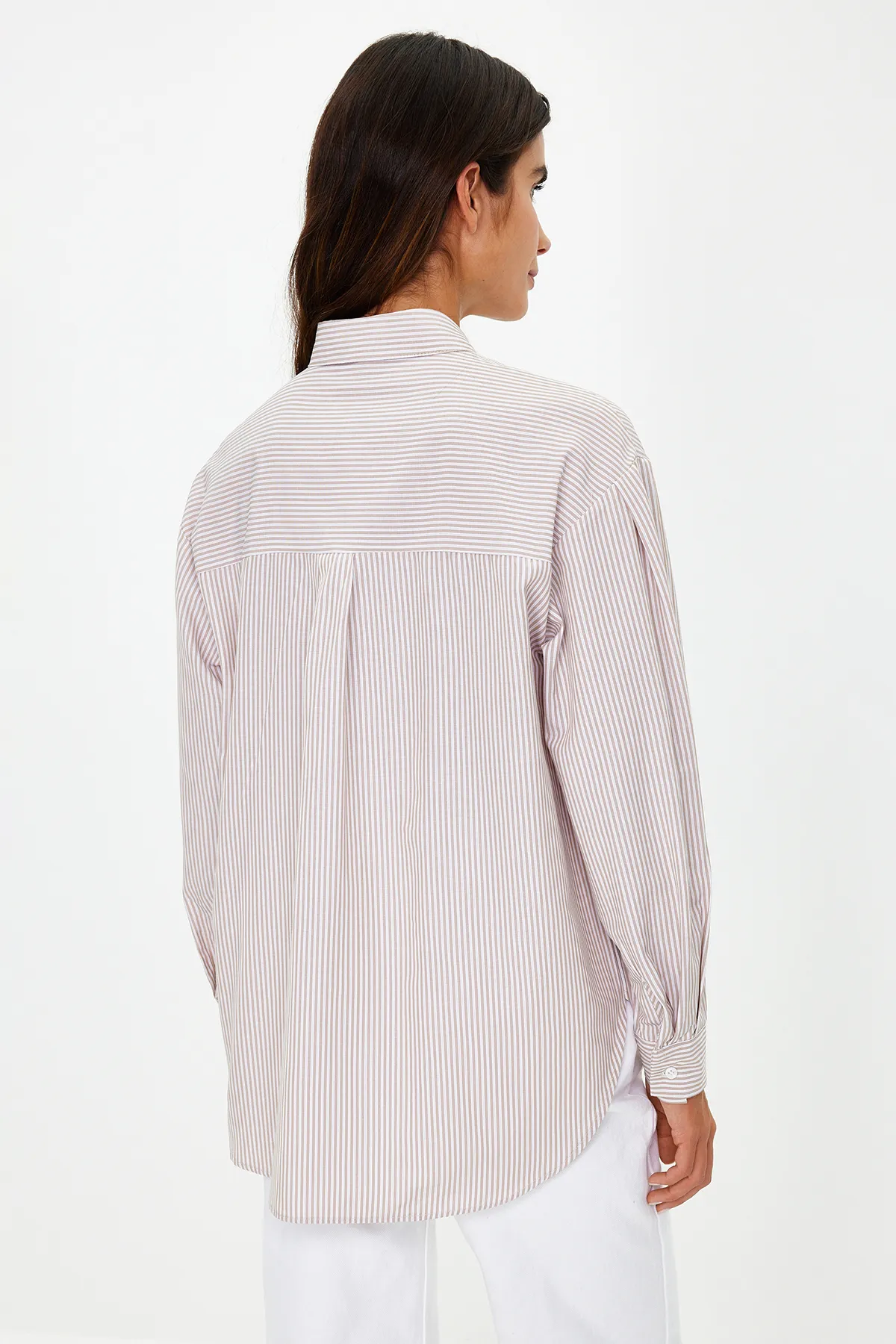 Trendyol Collection  Beiges gestreiftes Oversize-Gewebehemd - TWOSS23GO00144