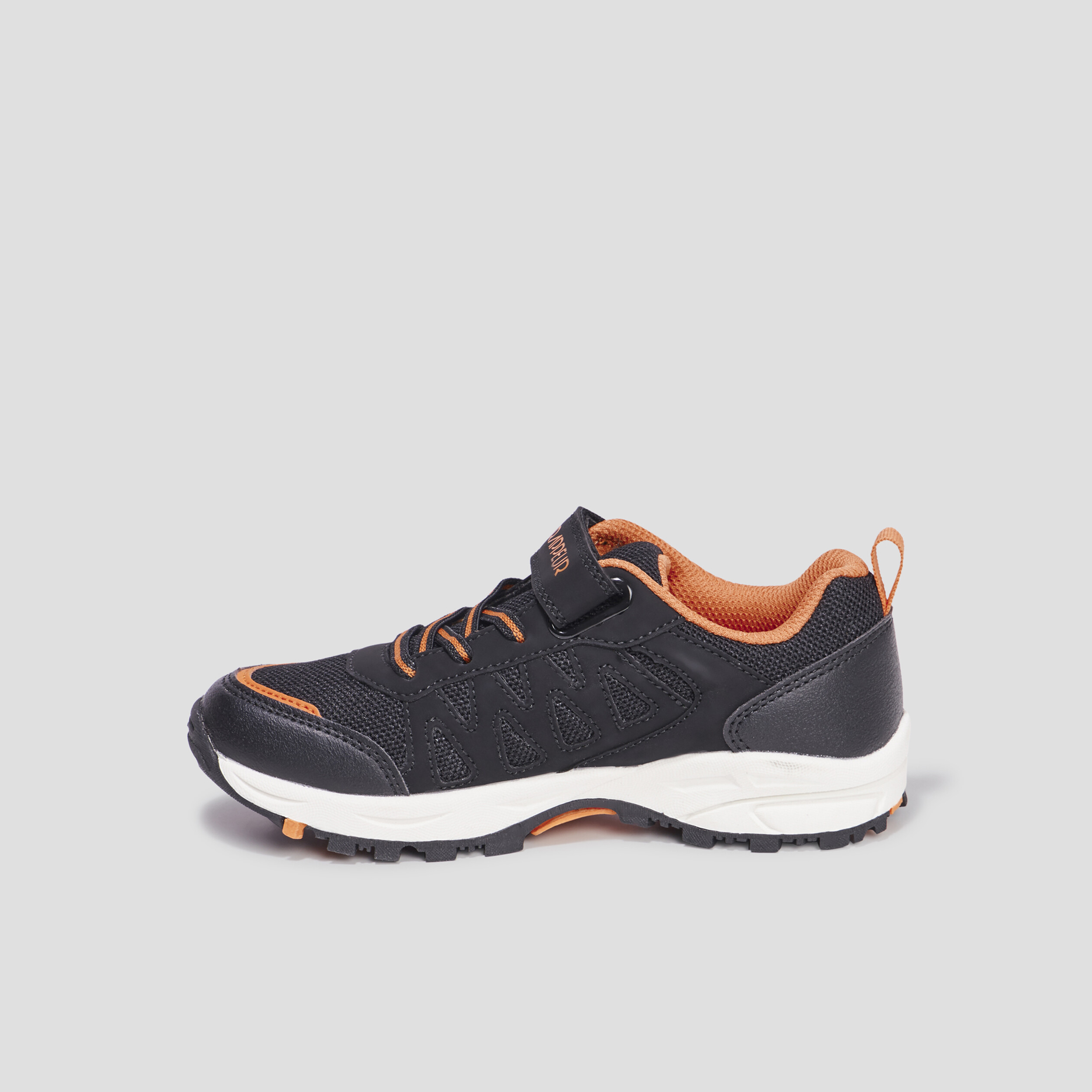 Baskets running scratchs Trappeur Rapen noir garçon | La Halle