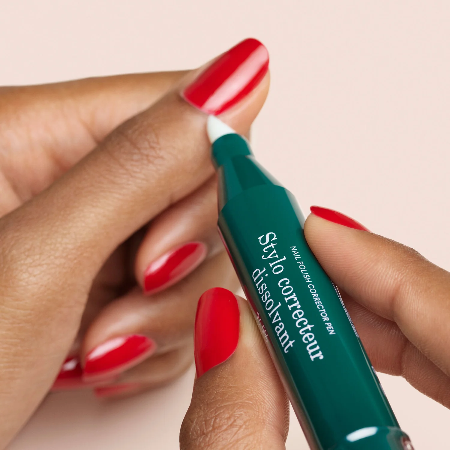 Semi-permanent LED Green Flash™ Corrector Pen Remover
