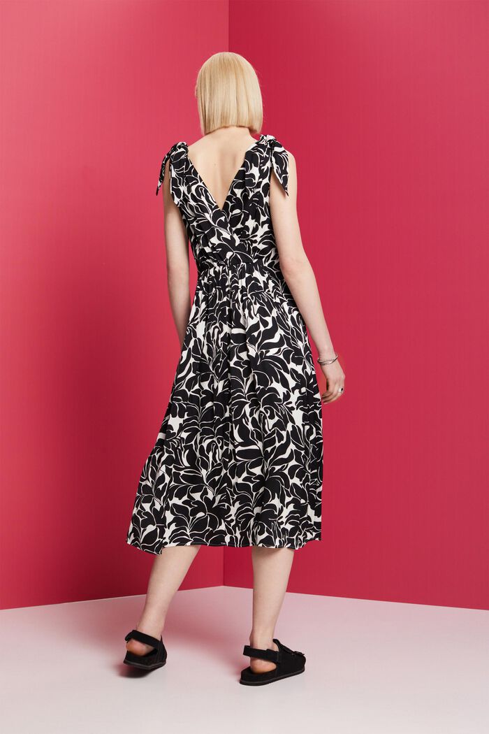 Gemustertes Midikleid