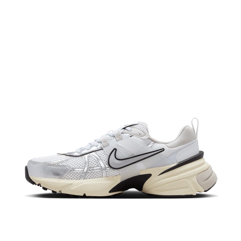 NIKE Wmns V2K Run 