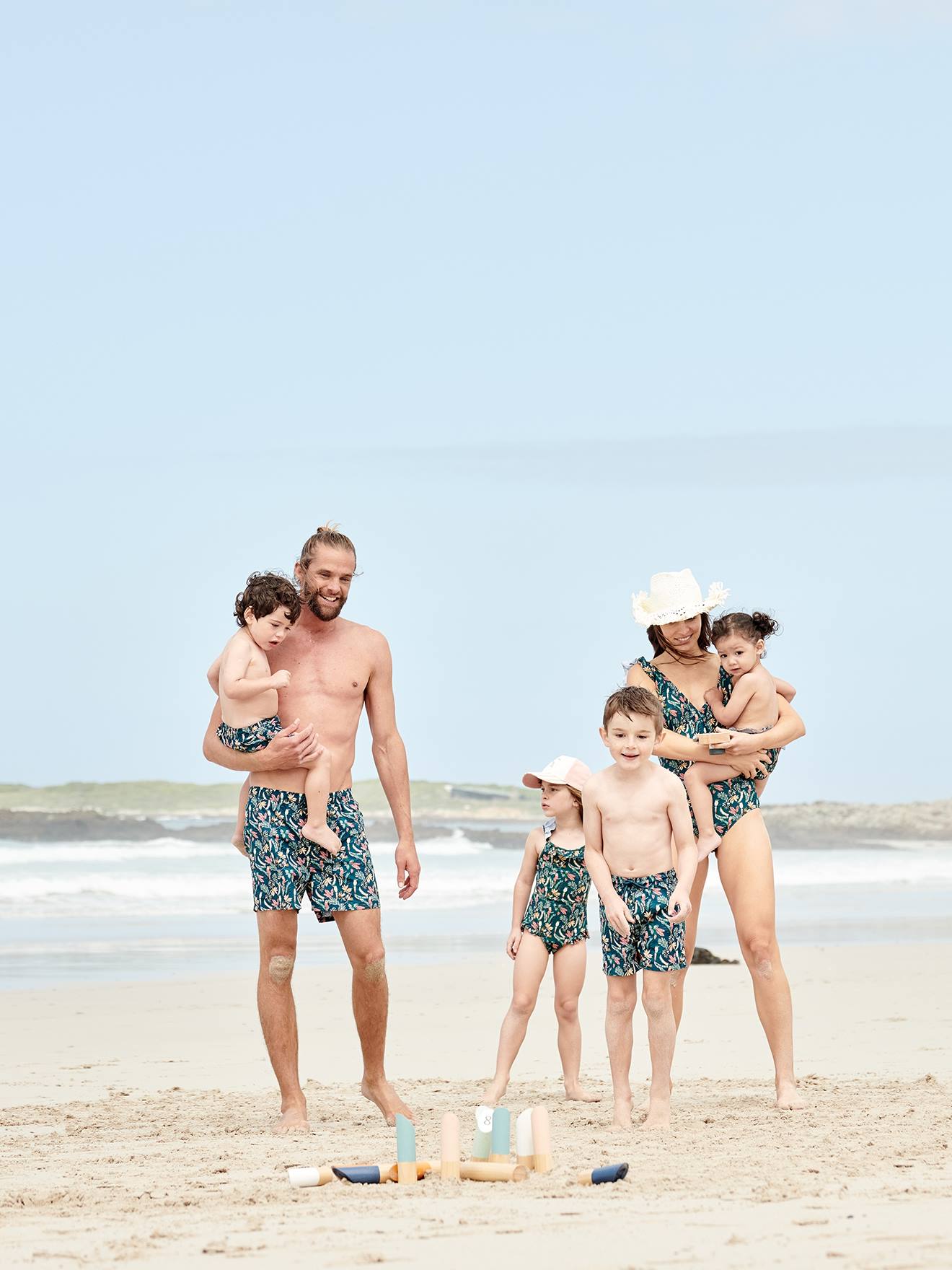 Vertbaudet Jungen Badeshorts, Capsule Collection JUNGLE Oeko-Tex - dunkelgrün bedruckt