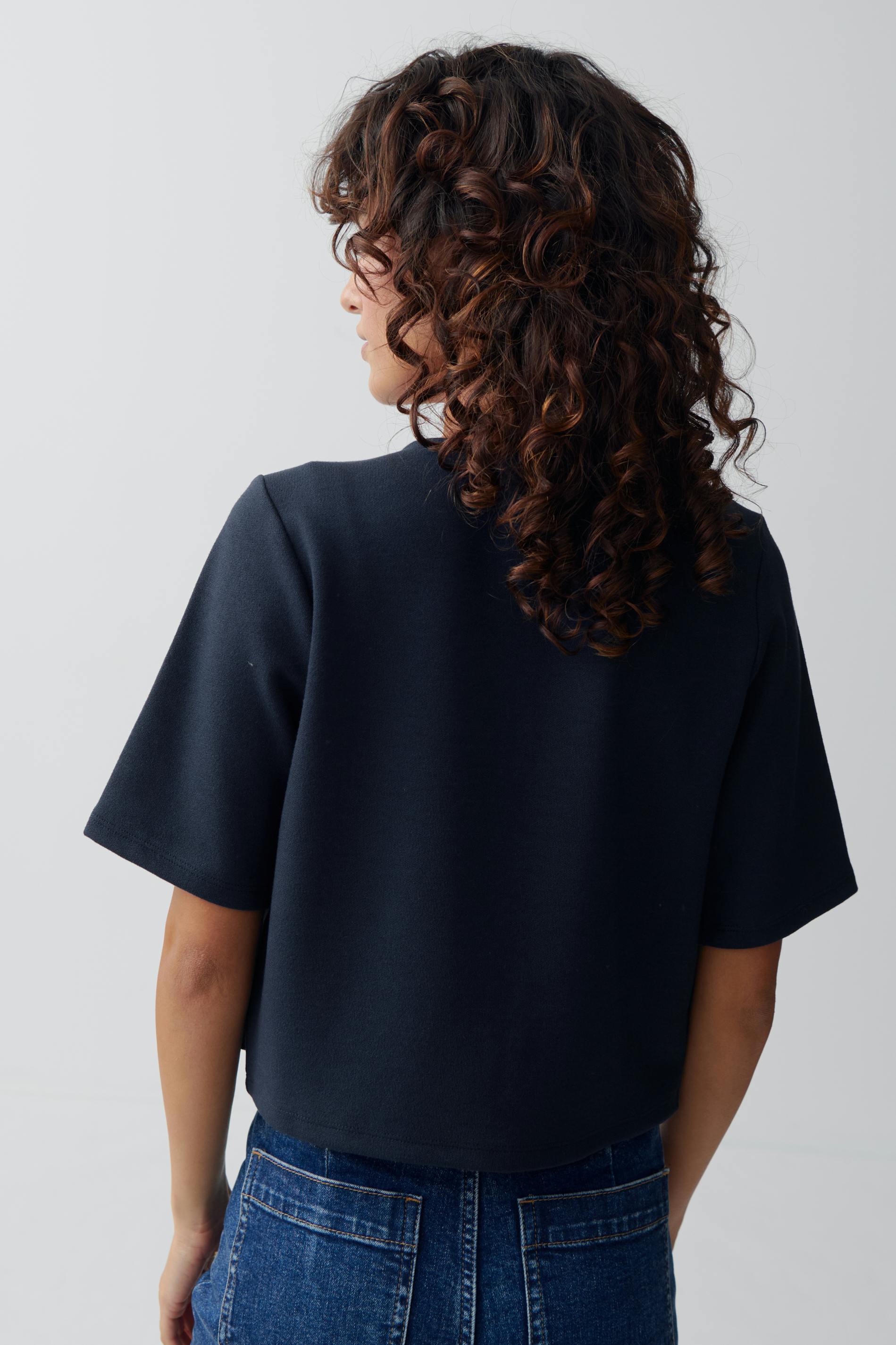One button top