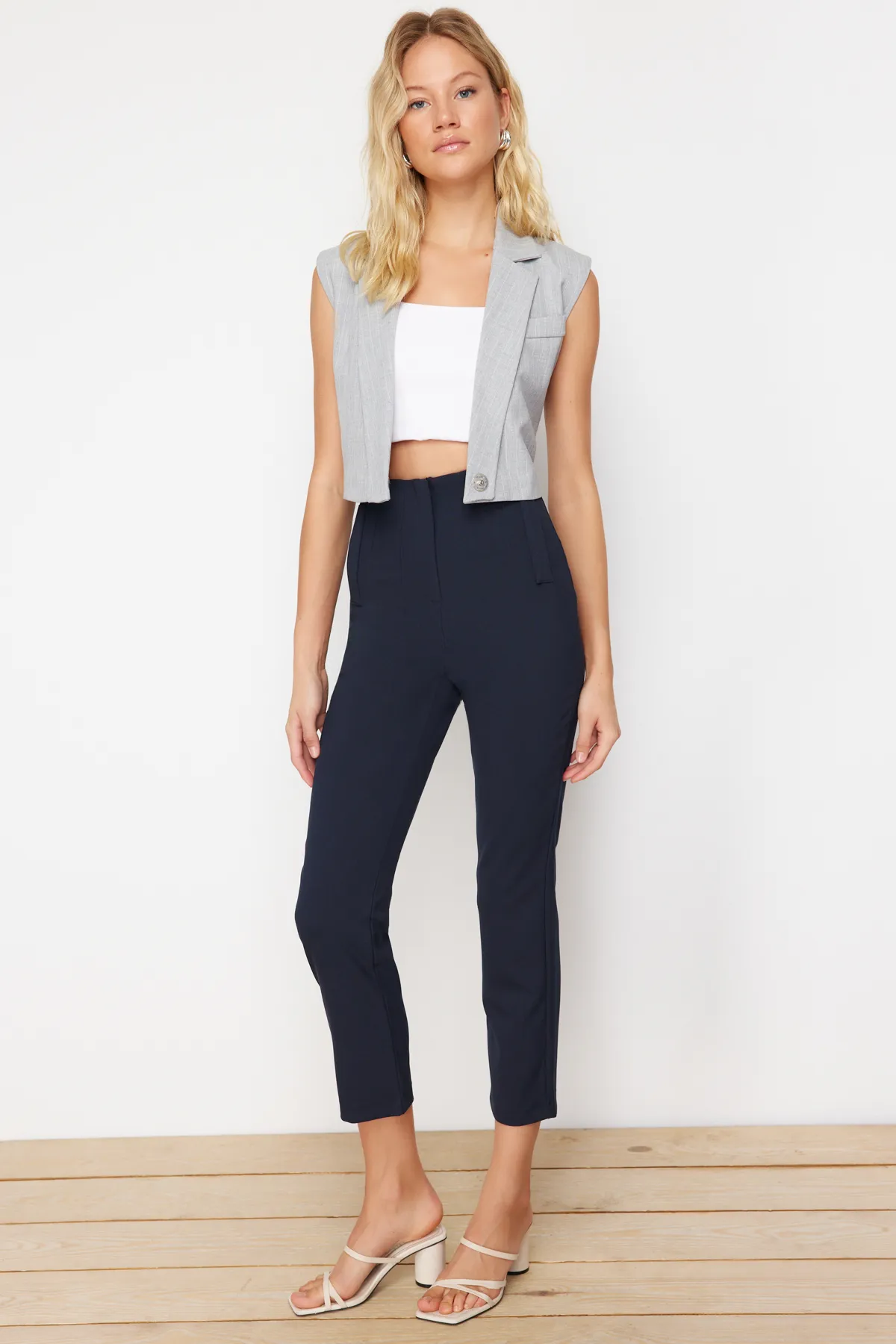 Trendyol Collection  Poliviskon Stoff Marineblaue Zigarettenhose - Gewebt, TWOSS24PL00029