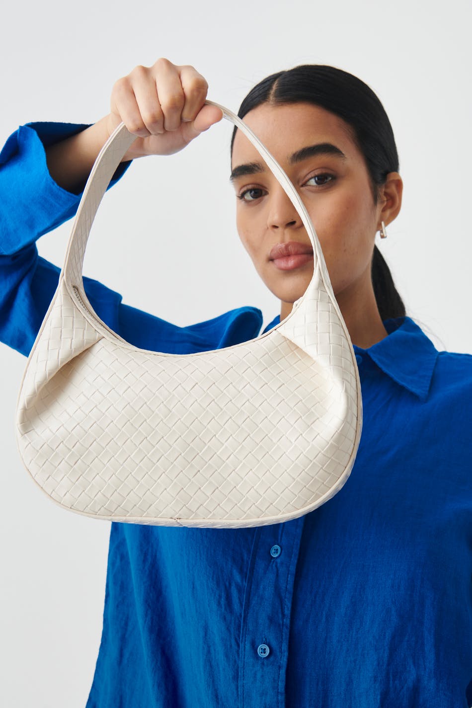 Structured soft bag
