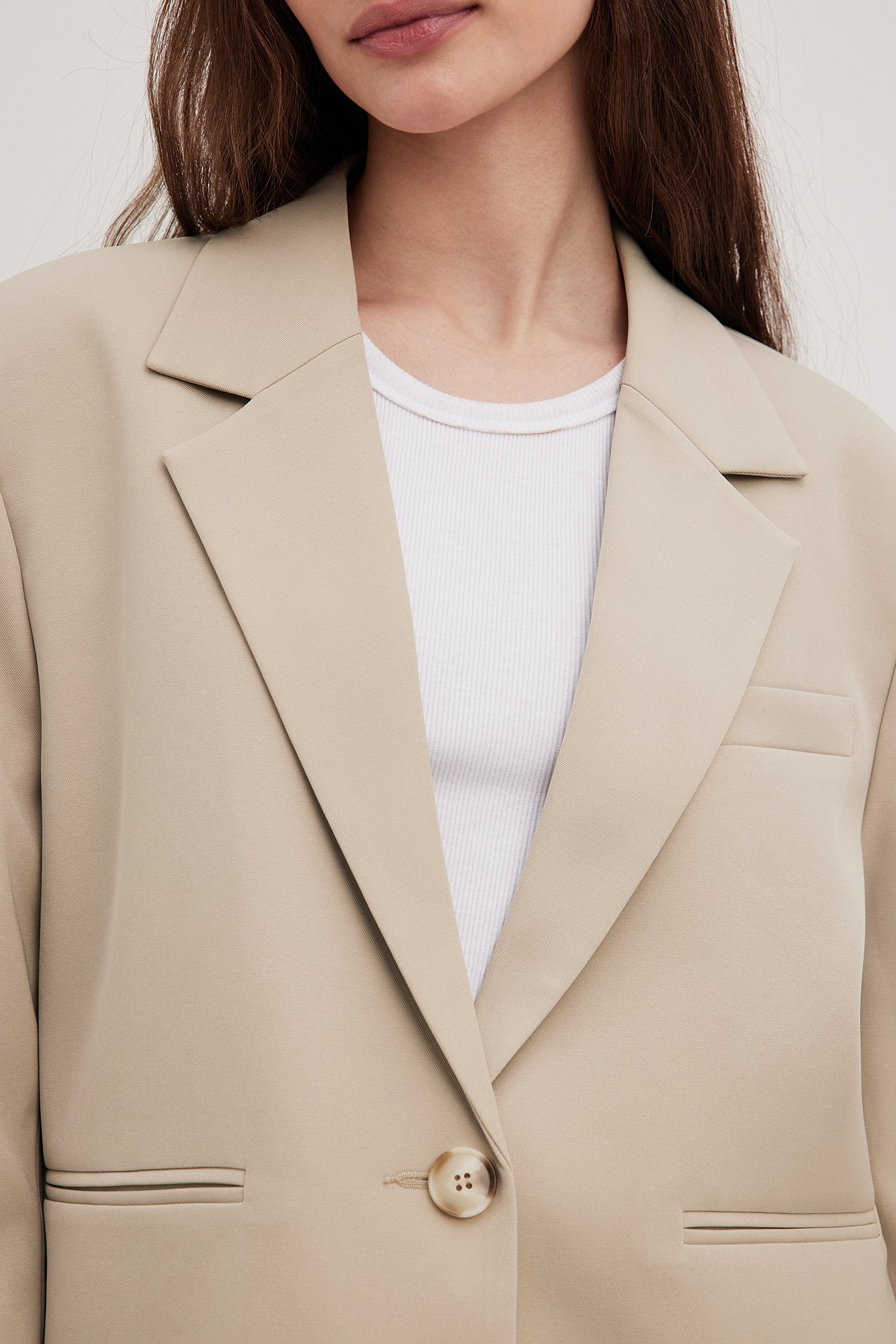 Kurzer kastenförmiger Blazer mit Schlitzdetails