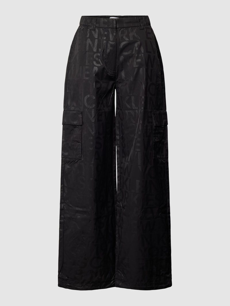 Cargohose Allover-Print in black
