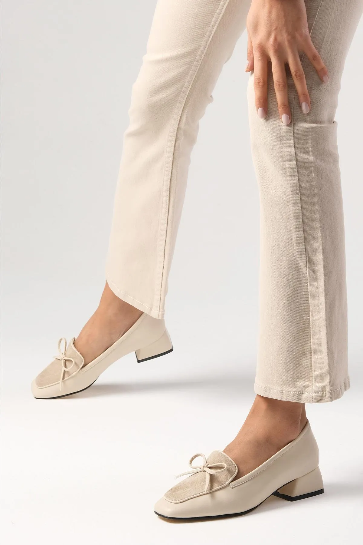 Mio Gusto  Tilda Beige Farbe Blunt Toe Kurze Absätze Damenschuhe