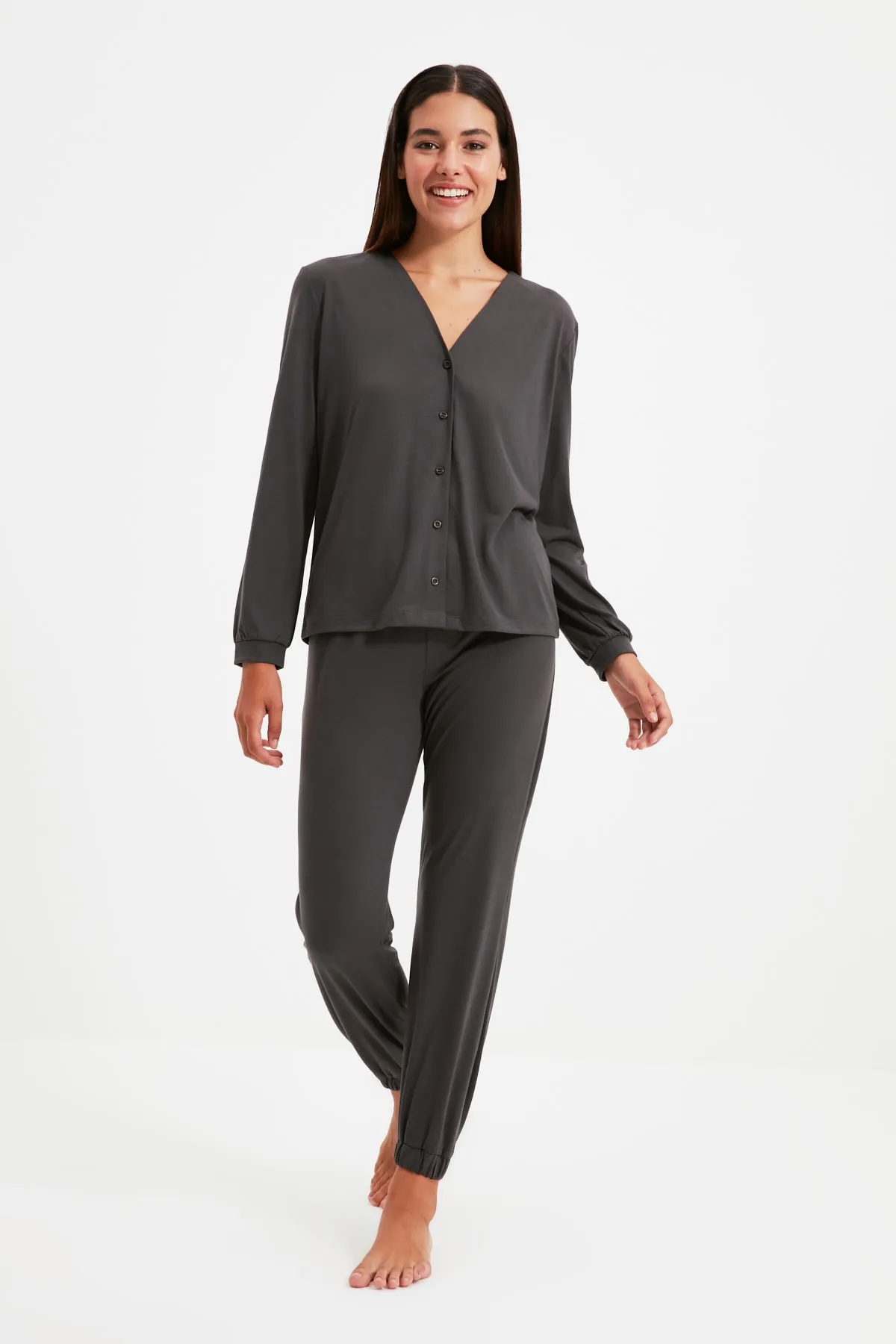Trendyol Collection  Anthrazitfarbenes Hemd-Jogger-Strick-Pyjama-Set THMAW21PT0632