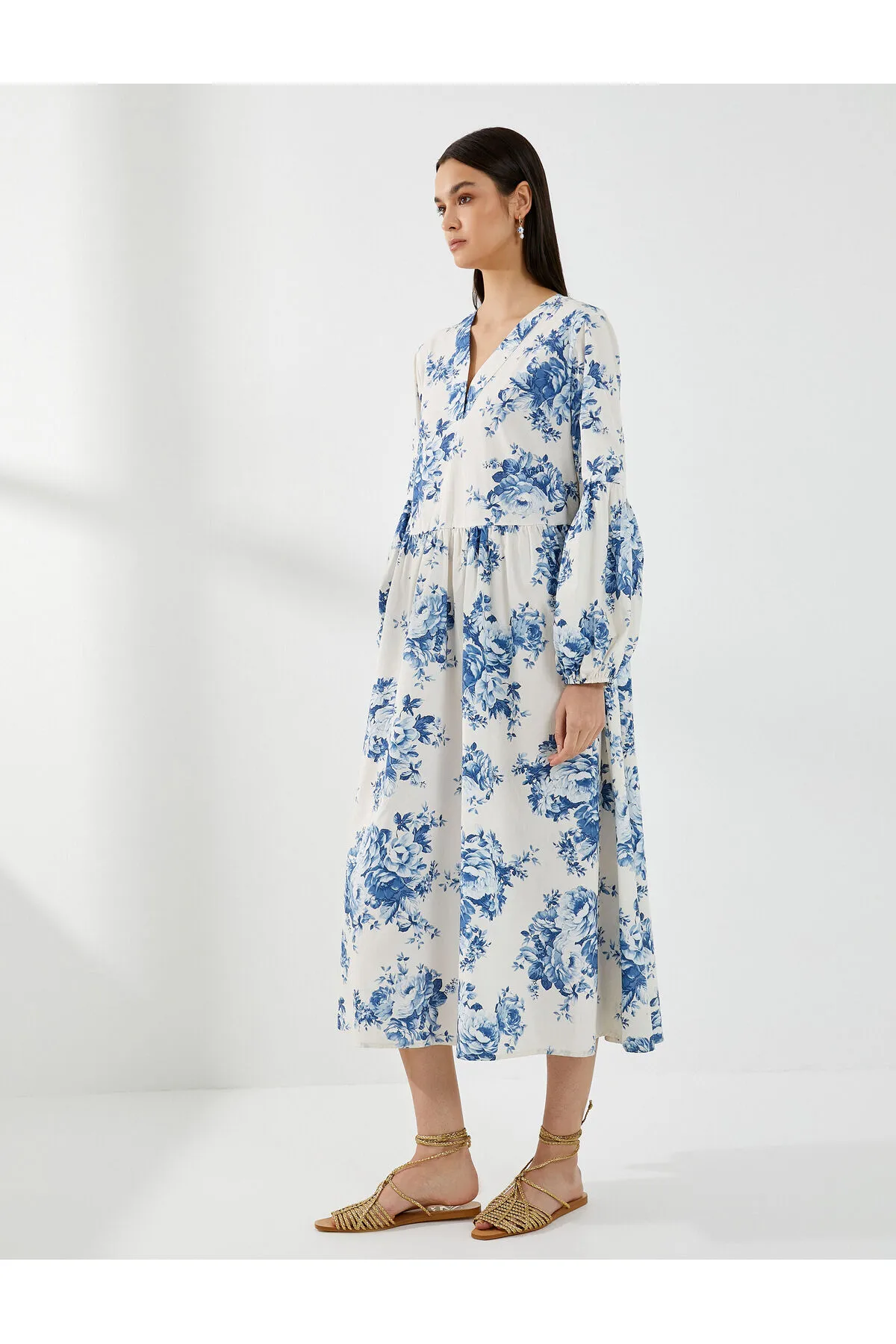 Koton  Midi-Blumenkleid, Ballonärmel, V-Ausschnitt