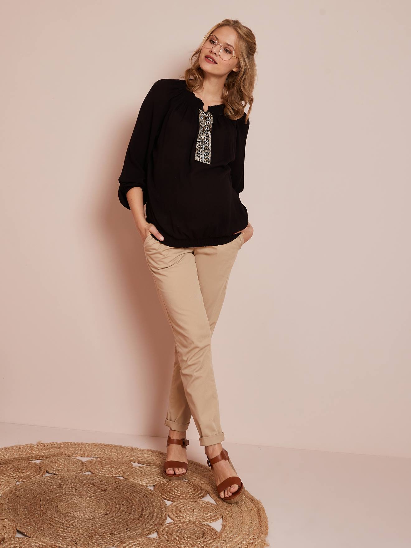 Blouse de grossesse smockée avec broderie noir