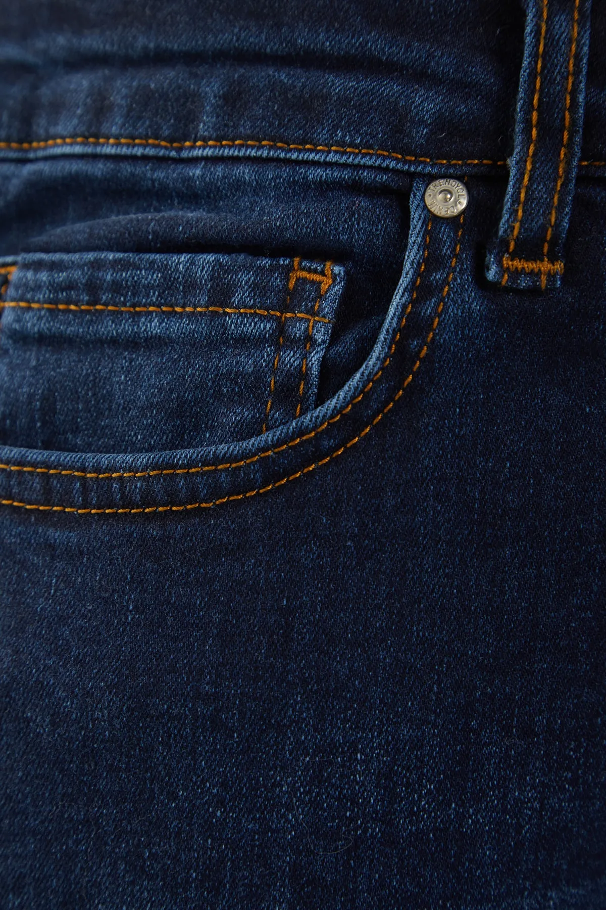 Trendyol Curve  Dunkelblaue, dehnbare Skinny-Jeans mit hoher Taille TBBAW23JE00000