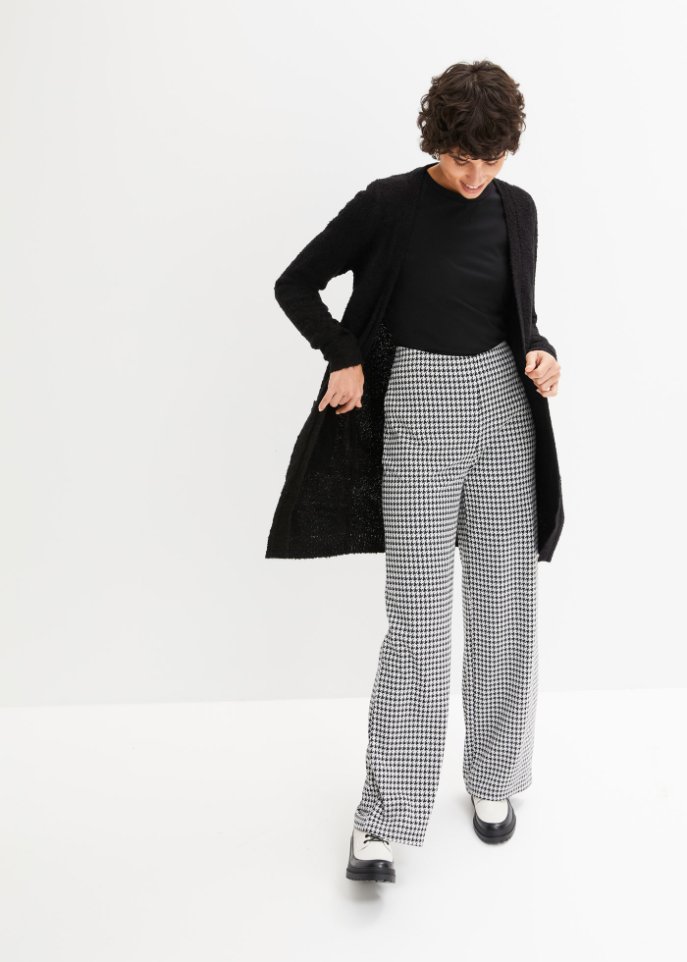 Boucle-Longstrickjacke