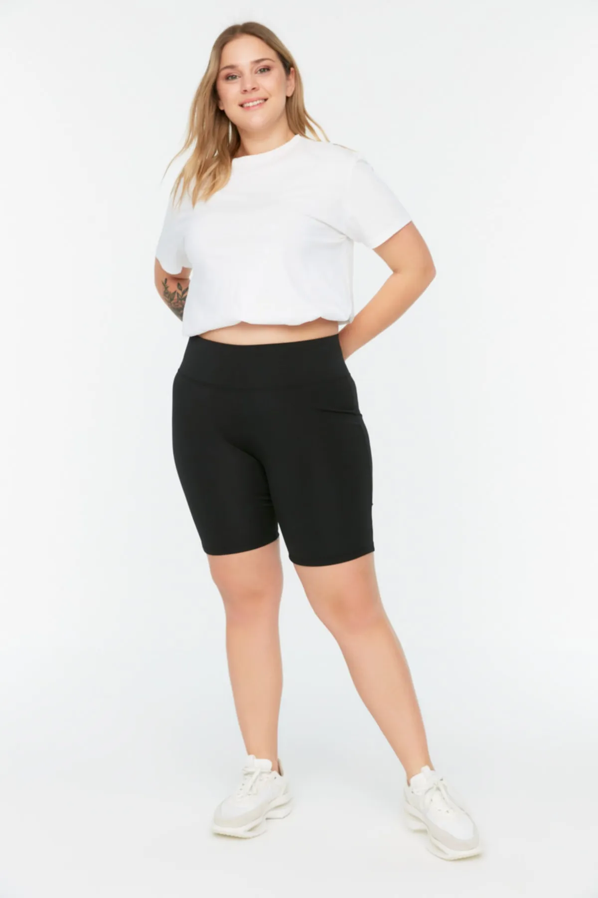 Trendyol Curve  Schwarze Recovery-Strickstrumpfhose mit hoher Taille TBSSS22TA00002
