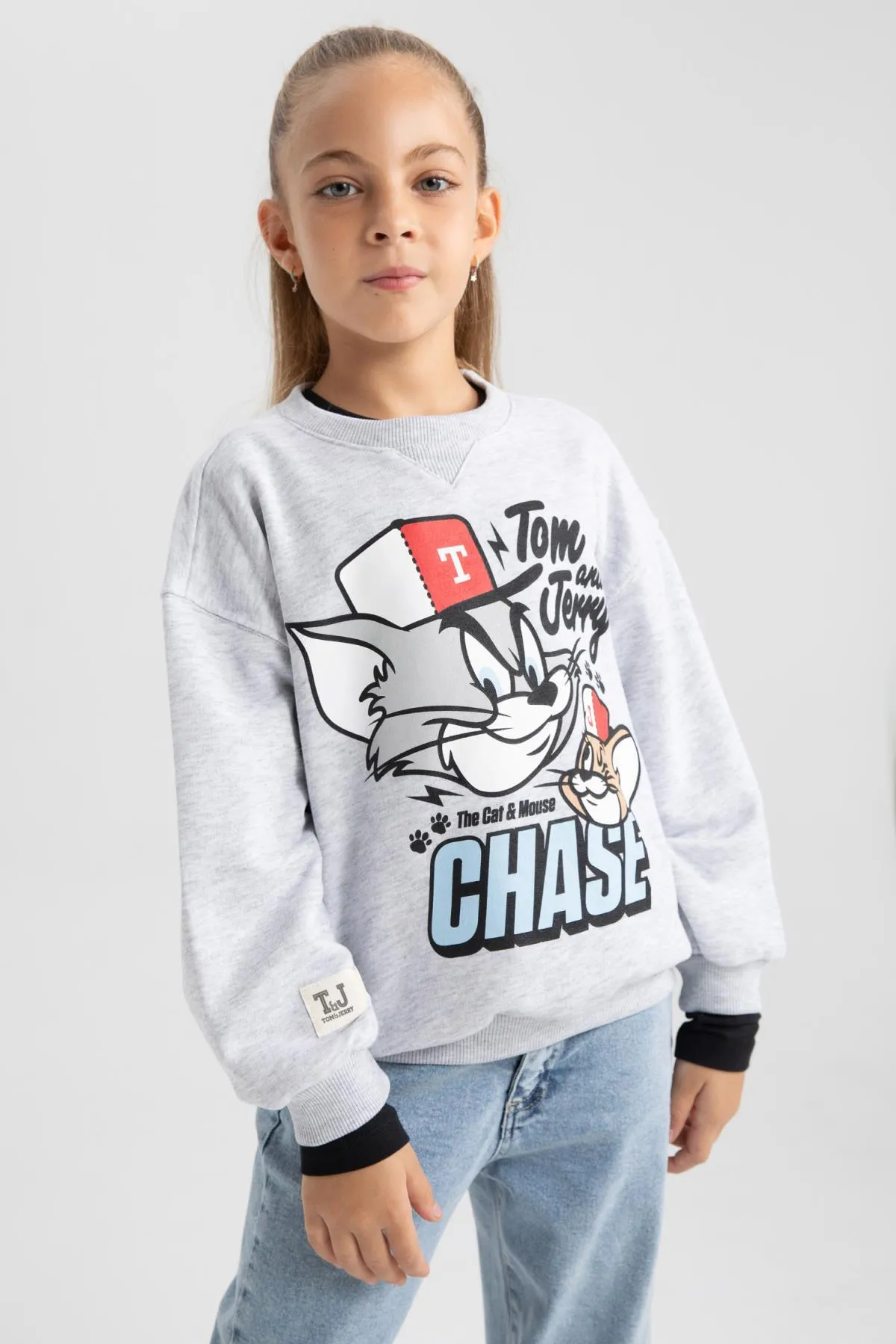 DeFacto  Mädchen-Sweatshirt mit normaler Passform und Rundhalsausschnitt von Tom & Jerry